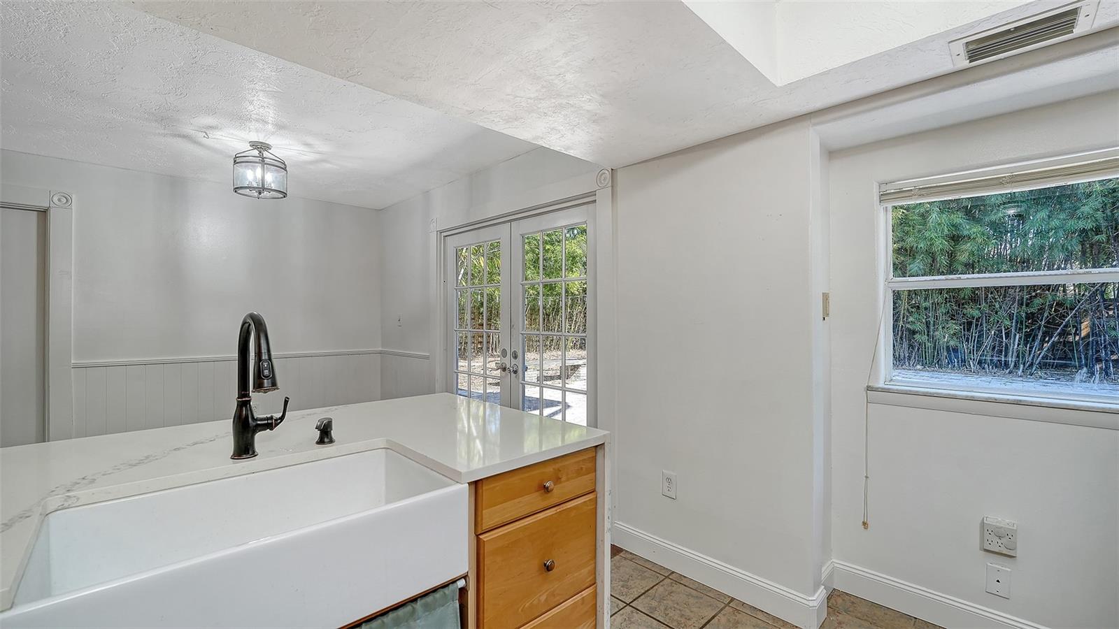 4920 DELMONTE Ave SARASOTA, FL 34235