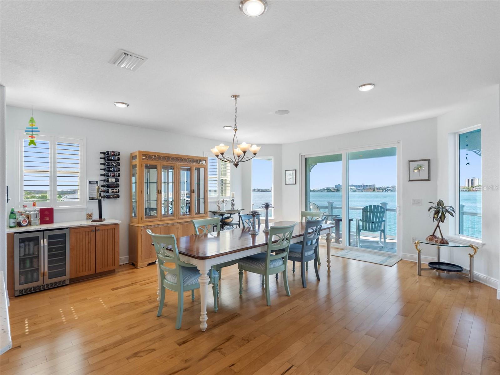 11000 8TH St TREASURE ISLAND, FL 33706