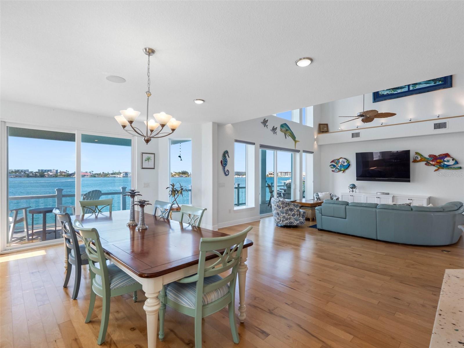 11000 8TH St TREASURE ISLAND, FL 33706