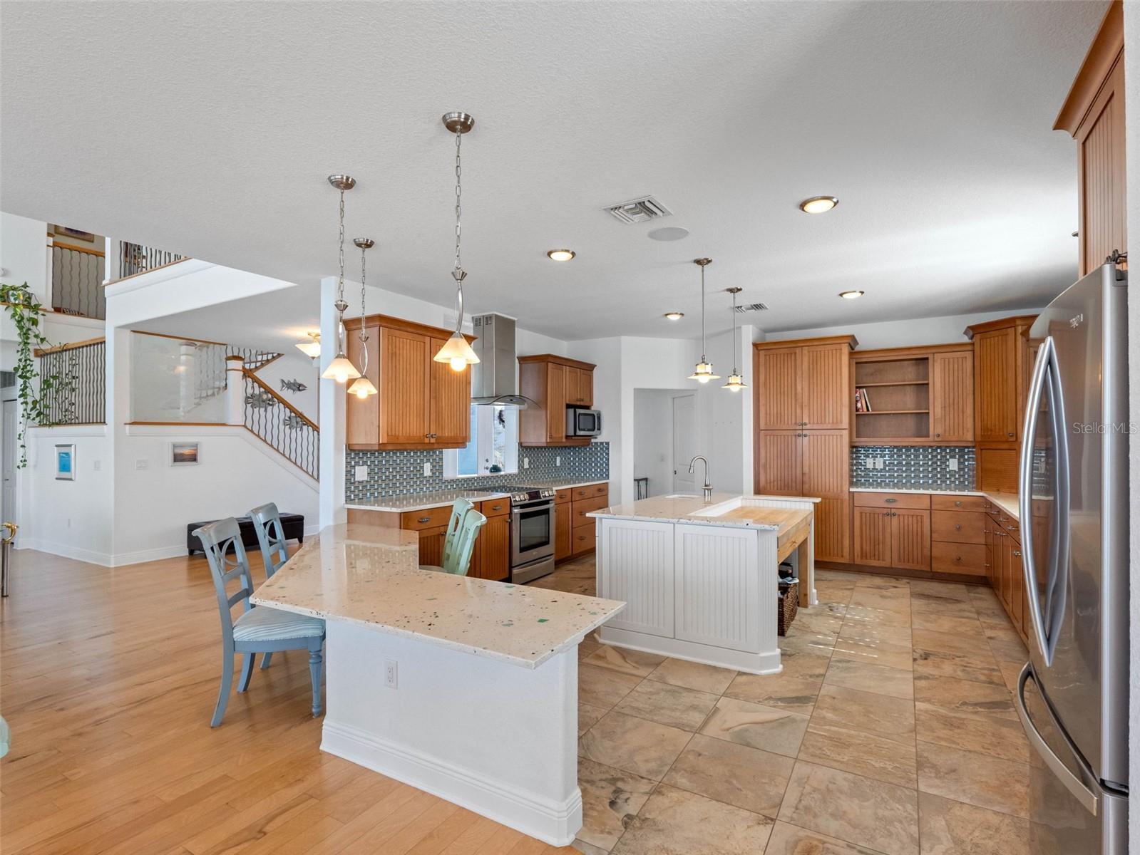 11000 8TH St TREASURE ISLAND, FL 33706