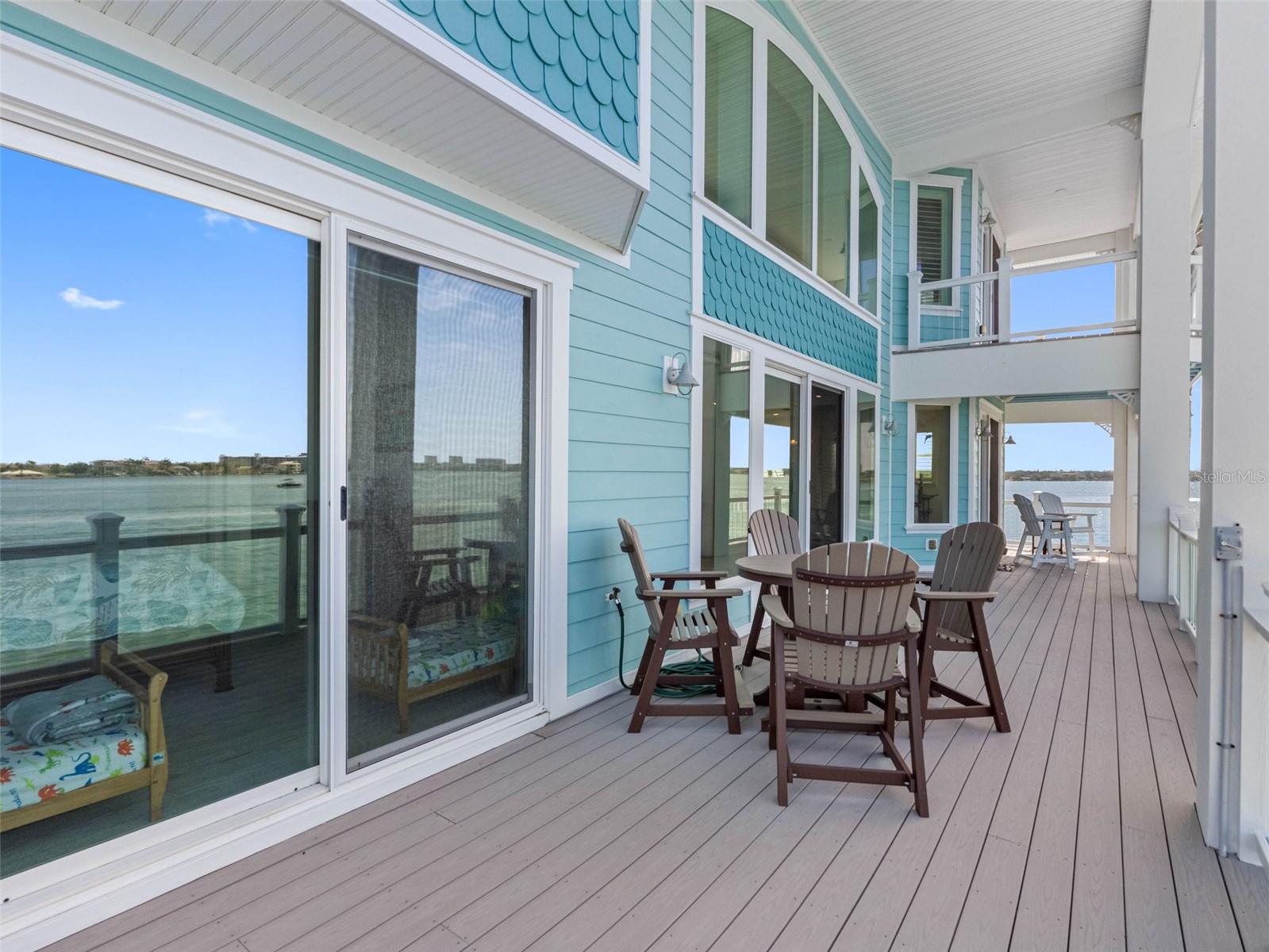 11000 8TH St TREASURE ISLAND, FL 33706