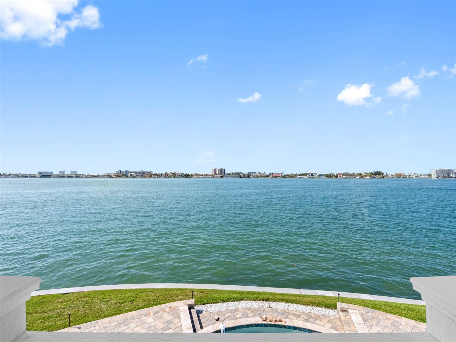 11000 8TH St TREASURE ISLAND, FL 33706