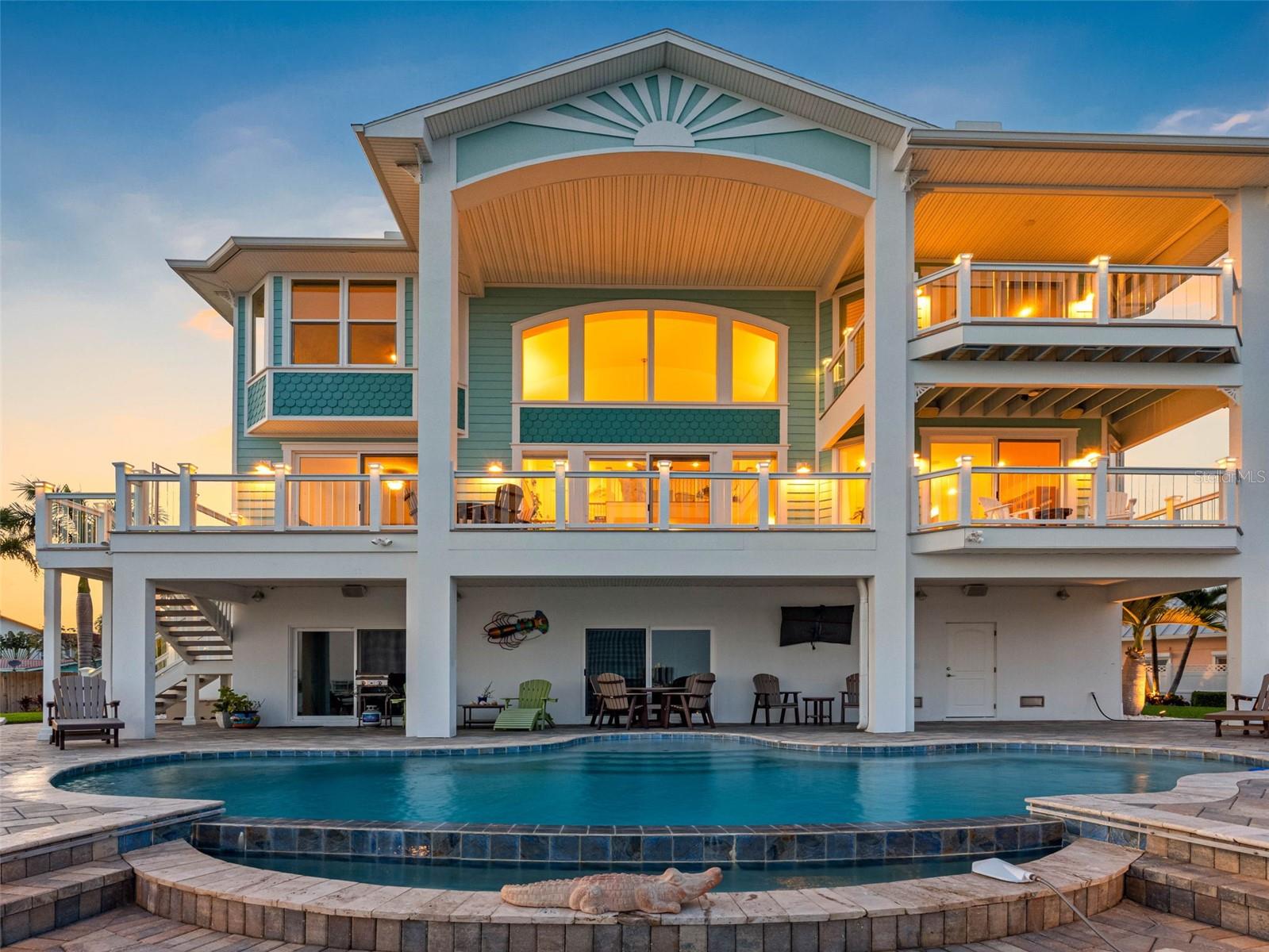 11000 8TH St TREASURE ISLAND, FL 33706