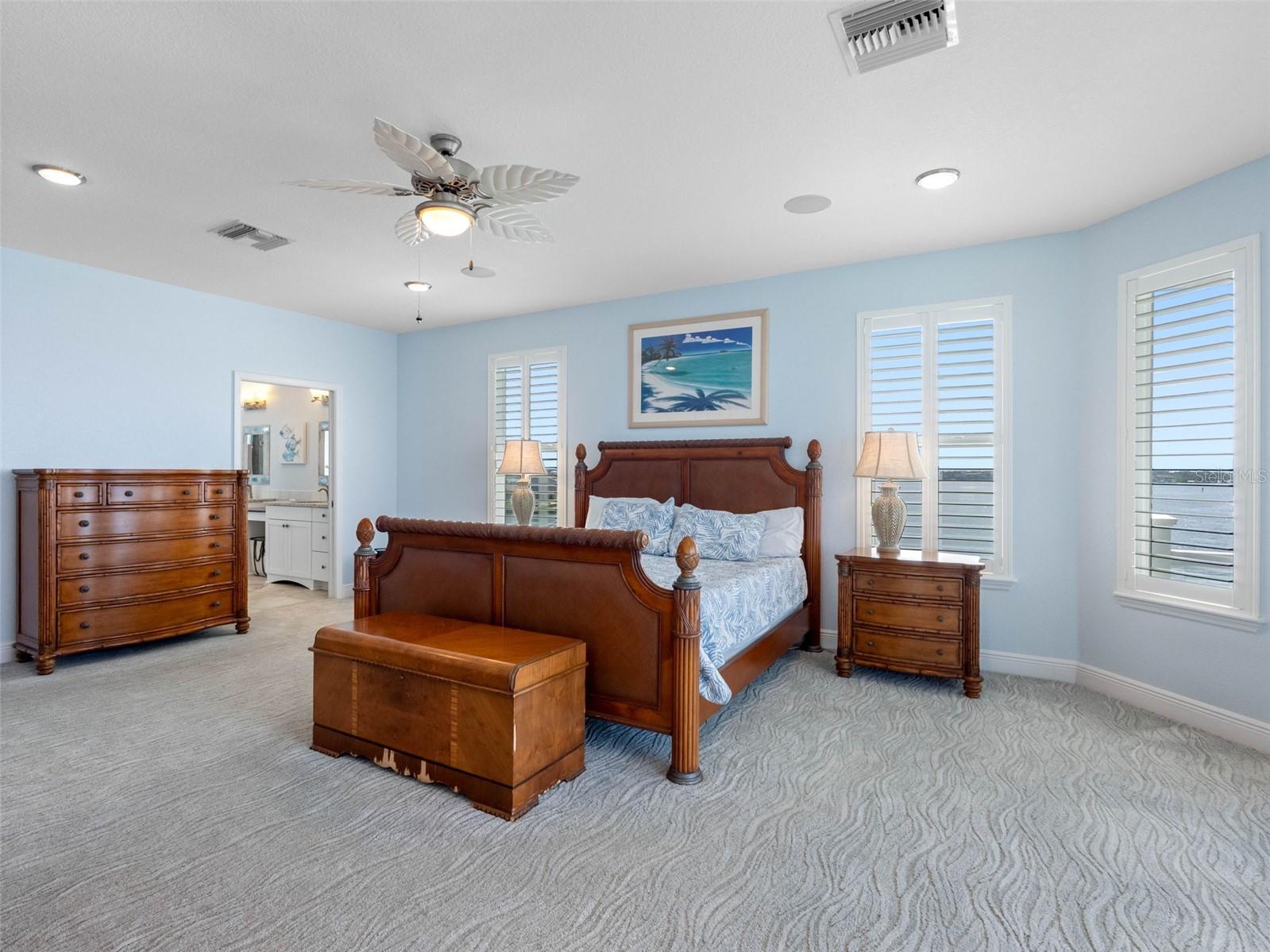 11000 8TH St TREASURE ISLAND, FL 33706