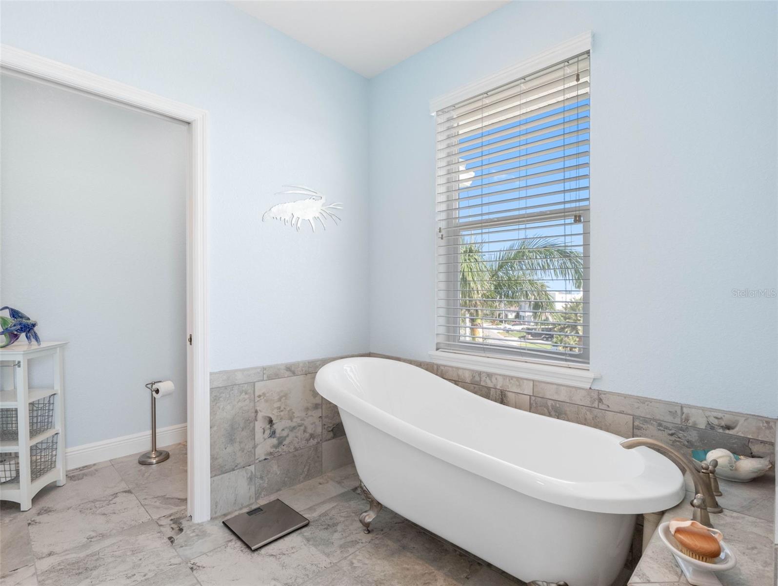 11000 8TH St TREASURE ISLAND, FL 33706