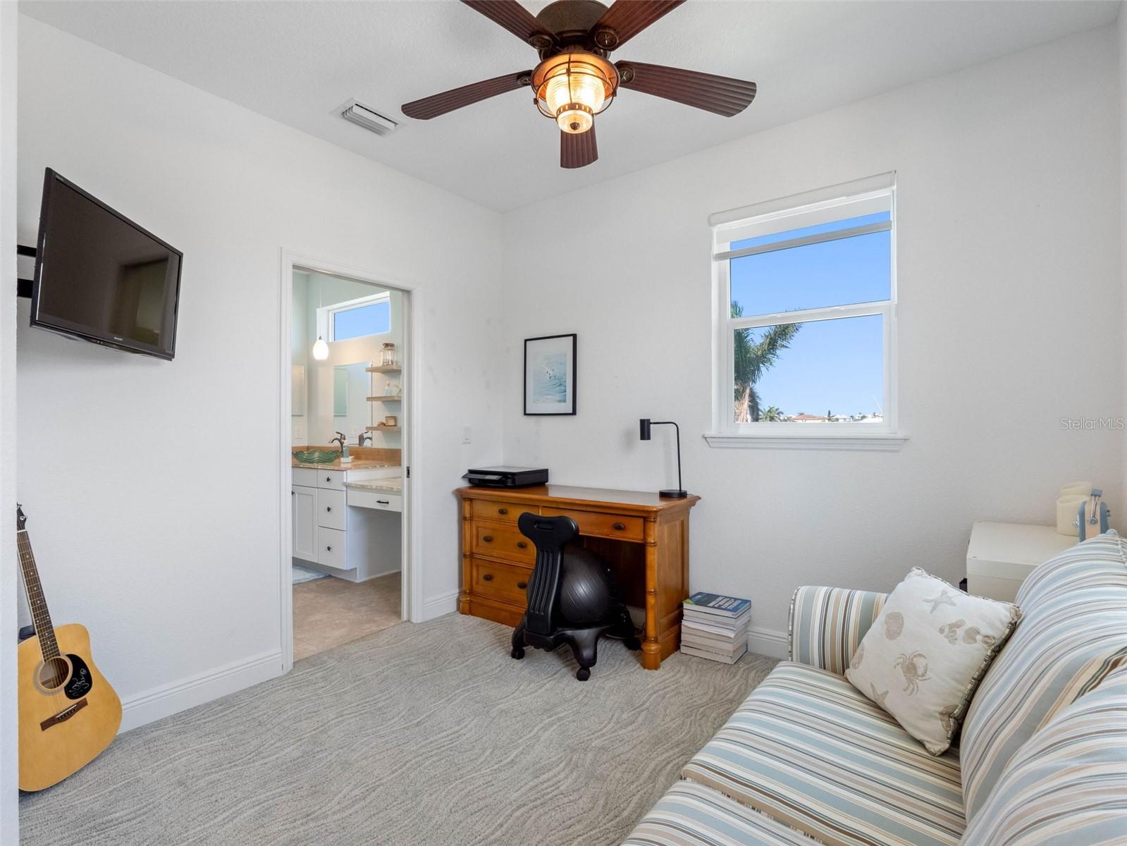 11000 8TH St TREASURE ISLAND, FL 33706