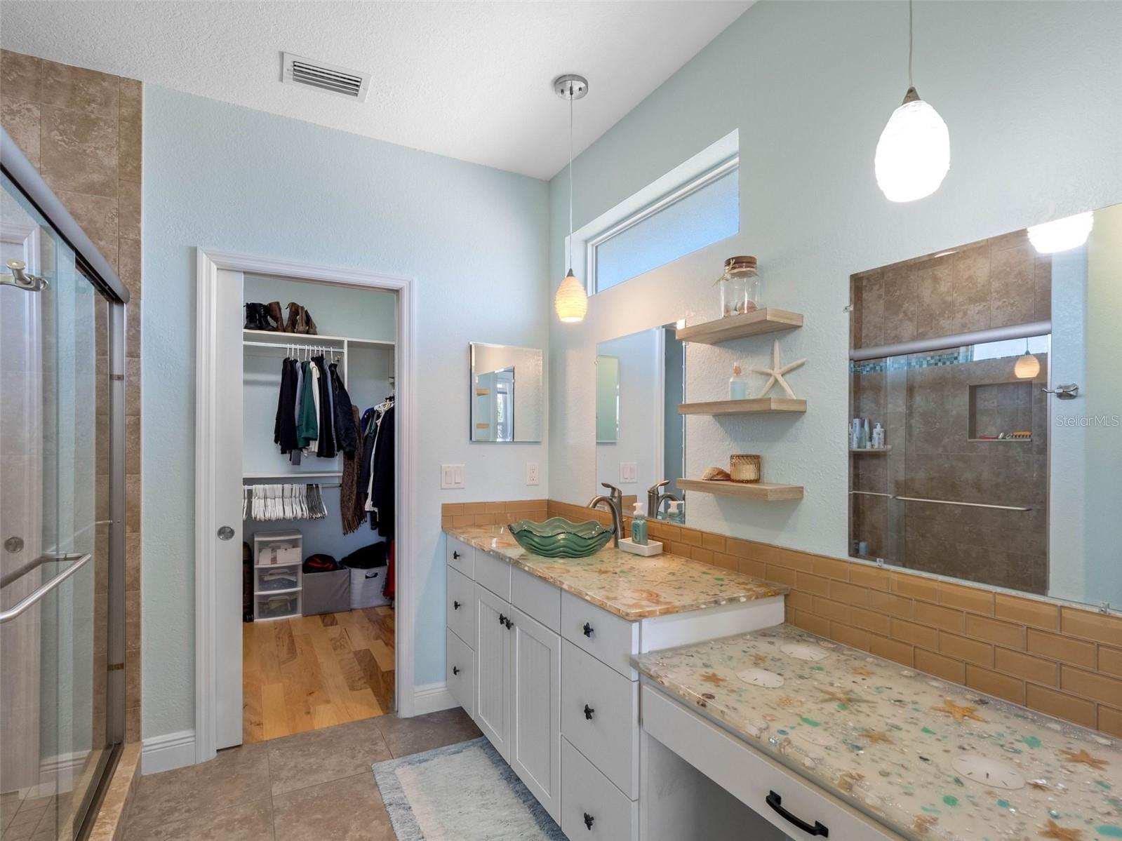 11000 8TH St TREASURE ISLAND, FL 33706