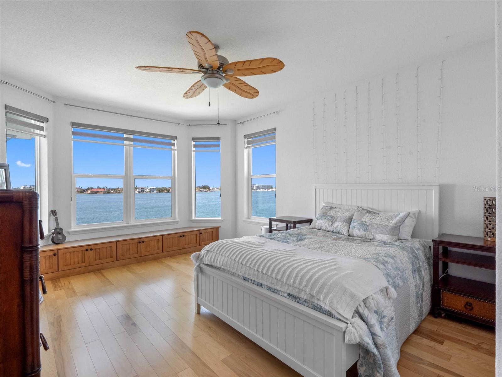 11000 8TH St TREASURE ISLAND, FL 33706