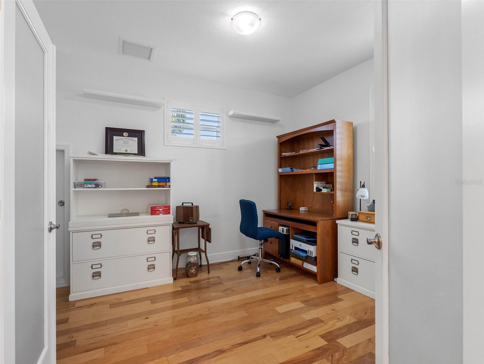 11000 8TH St TREASURE ISLAND, FL 33706