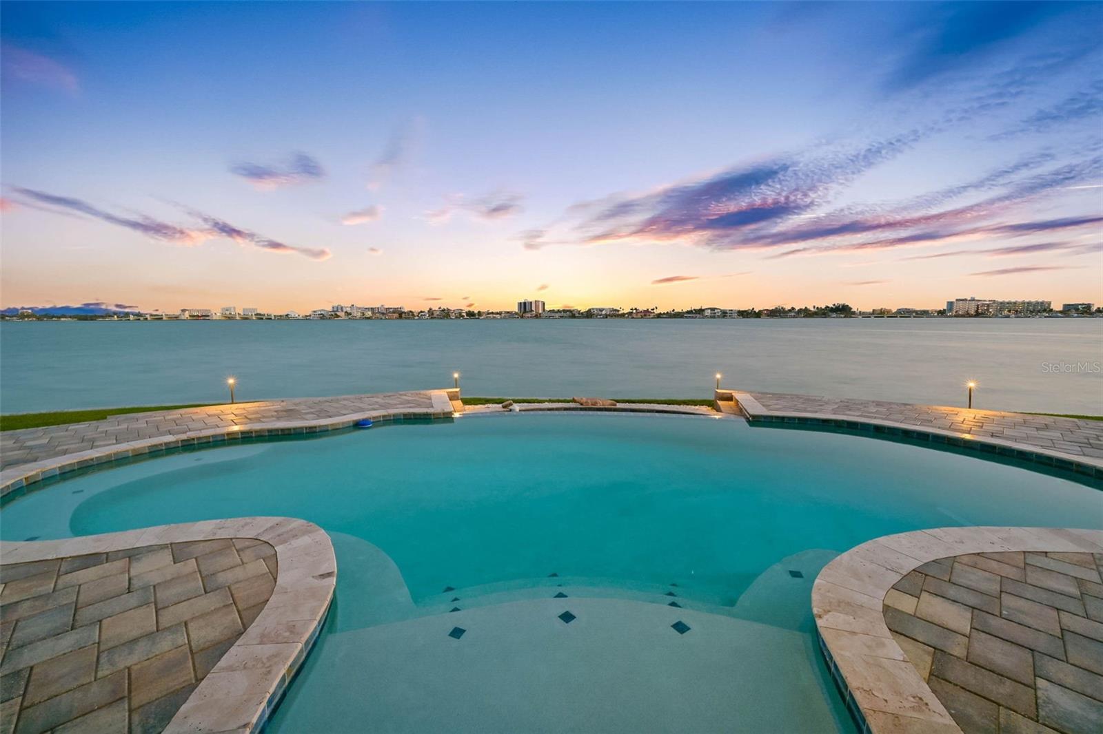 11000 8TH St TREASURE ISLAND, FL 33706