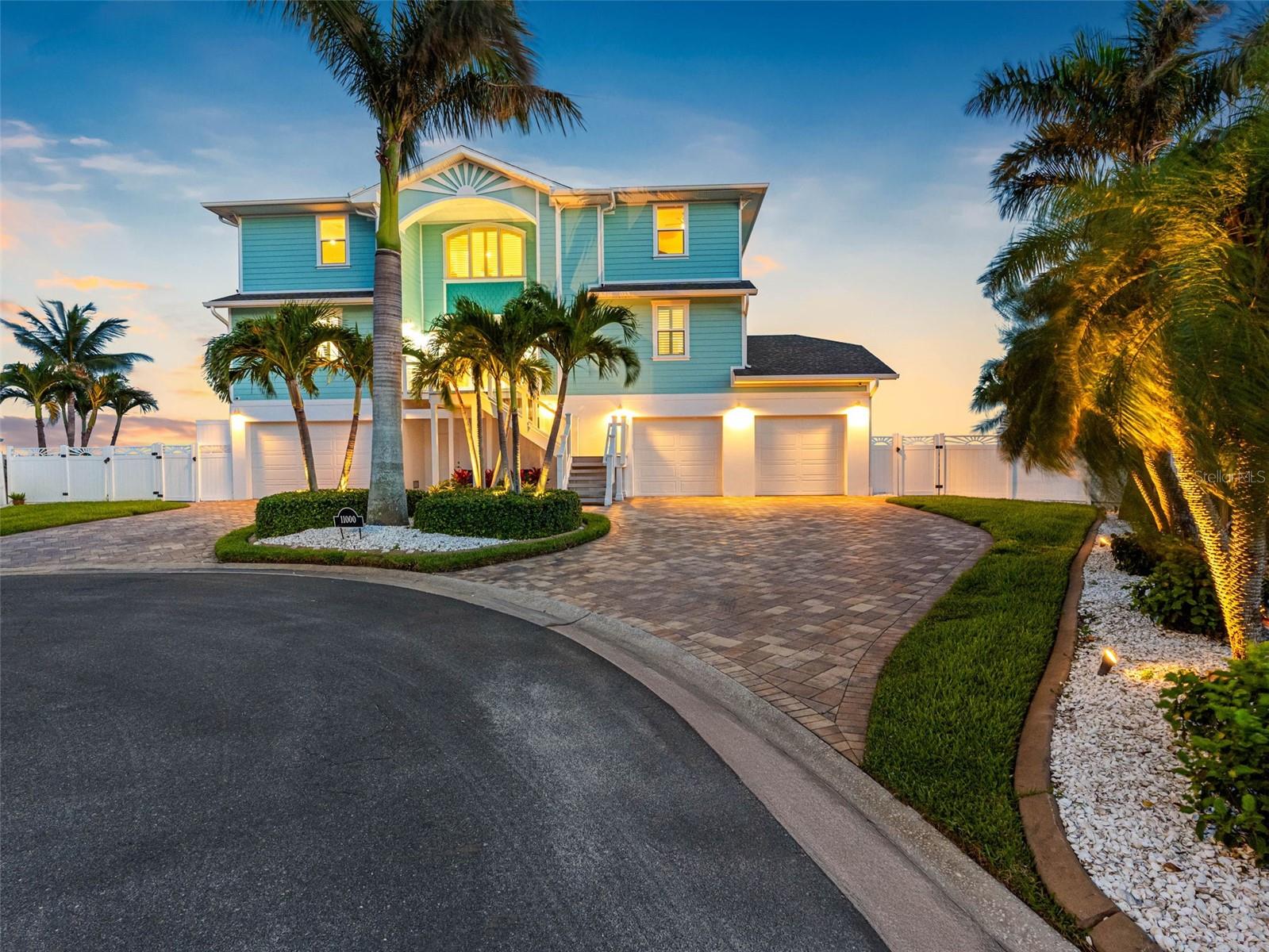 11000 8TH St TREASURE ISLAND, FL 33706