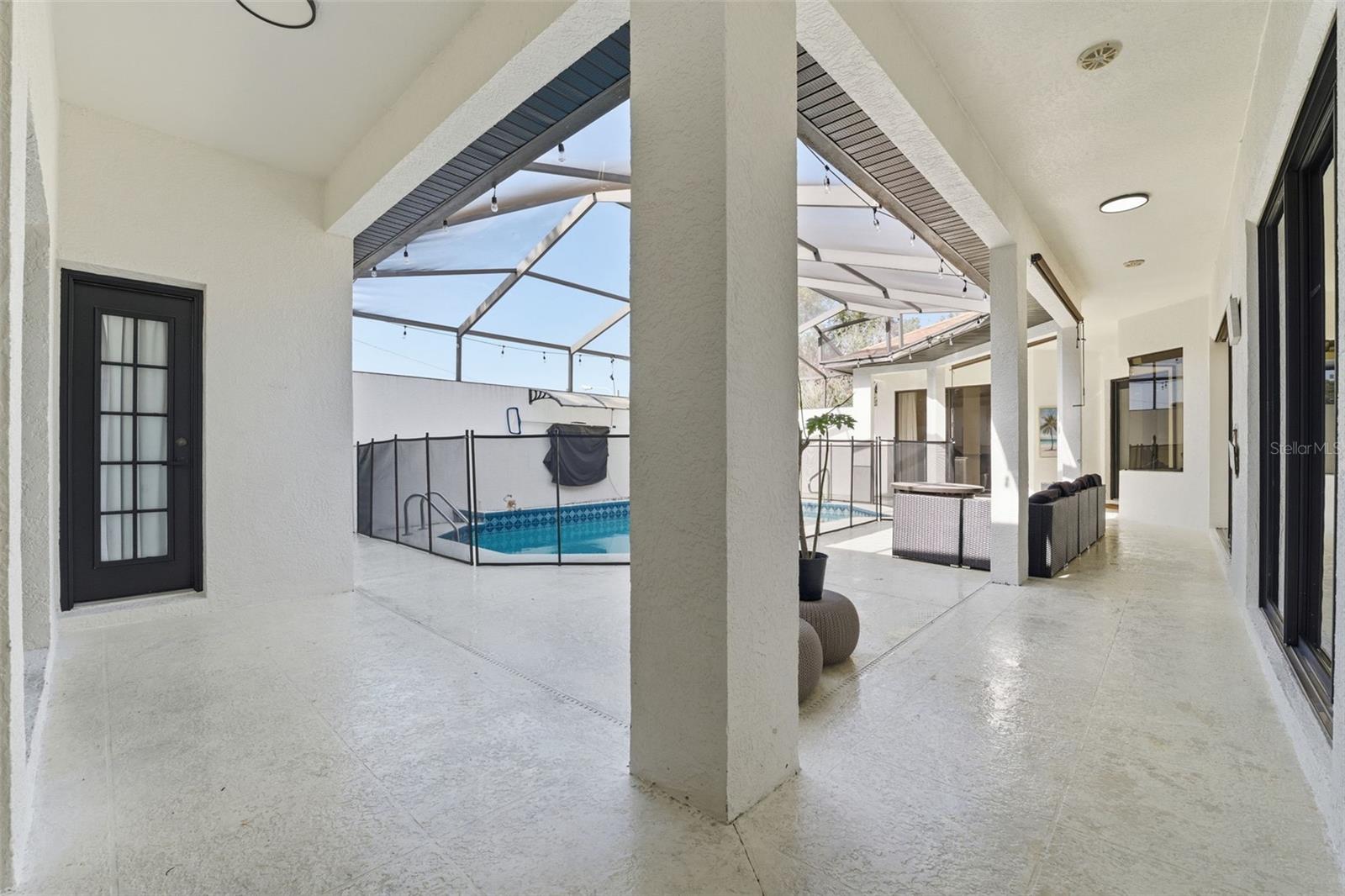 8451 DELTA Ct WEEKI WACHEE, FL 34613