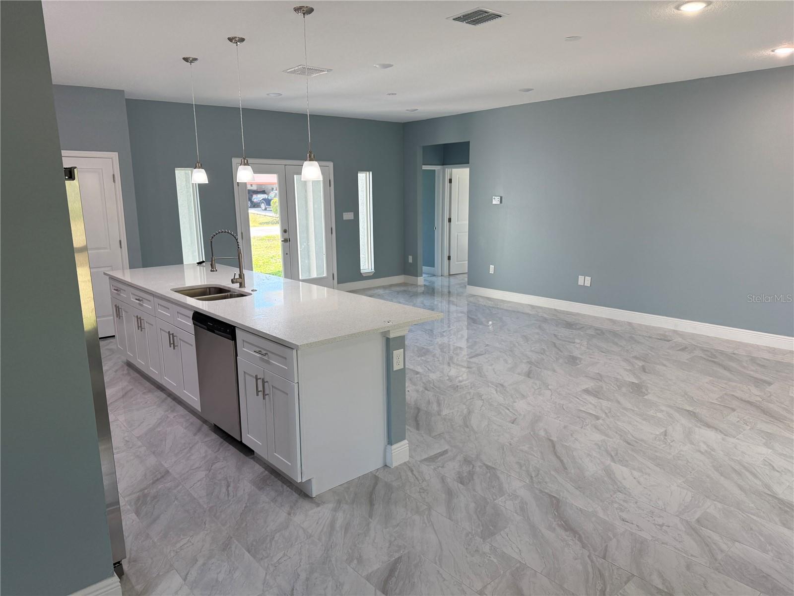 463 MARTIGUES Dr KISSIMMEE, FL 34759