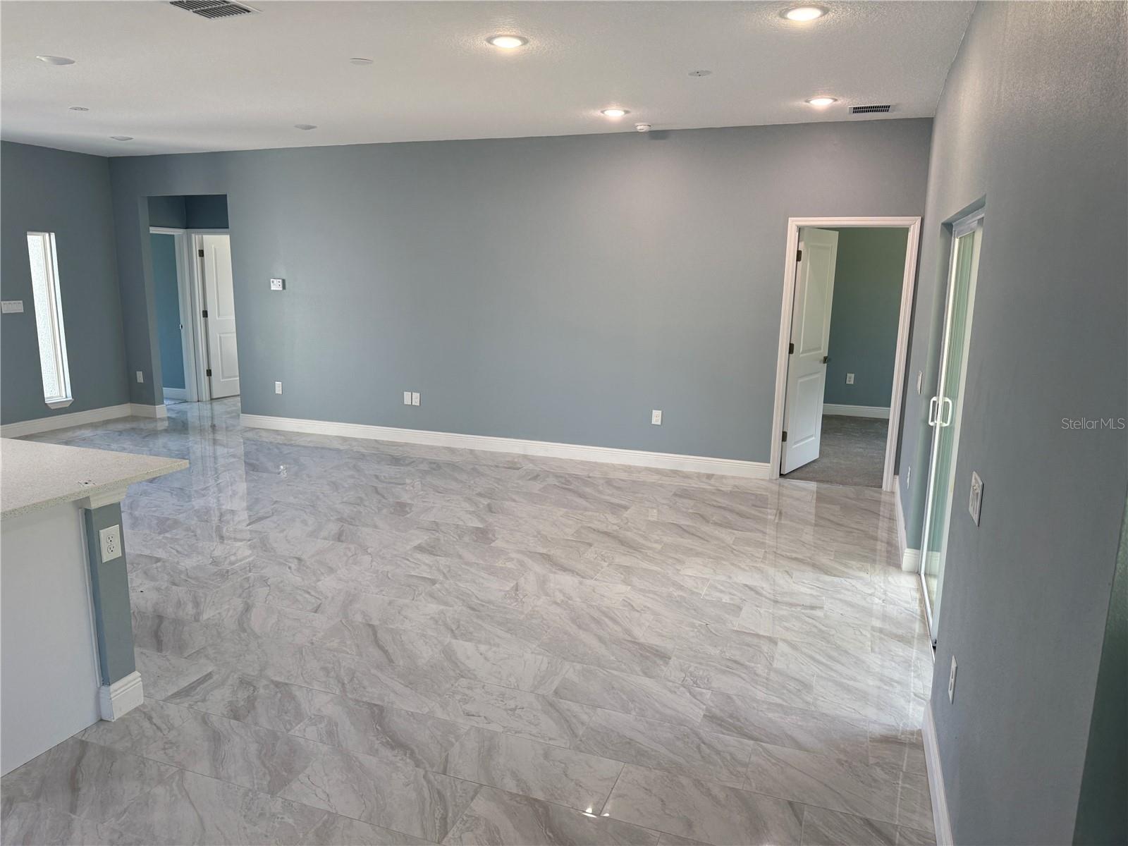 463 MARTIGUES Dr KISSIMMEE, FL 34759