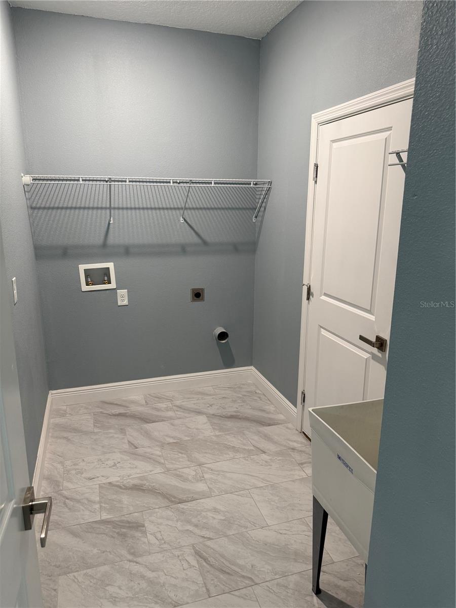 463 MARTIGUES Dr KISSIMMEE, FL 34759