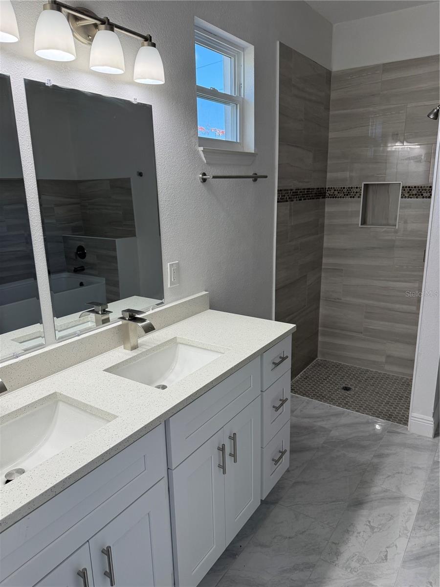 463 MARTIGUES Dr KISSIMMEE, FL 34759