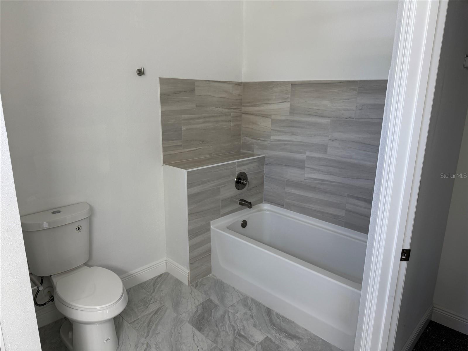 463 MARTIGUES Dr KISSIMMEE, FL 34759