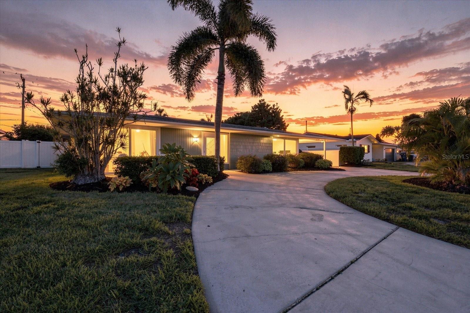 5188 40TH St ST PETERSBURG, FL 33711