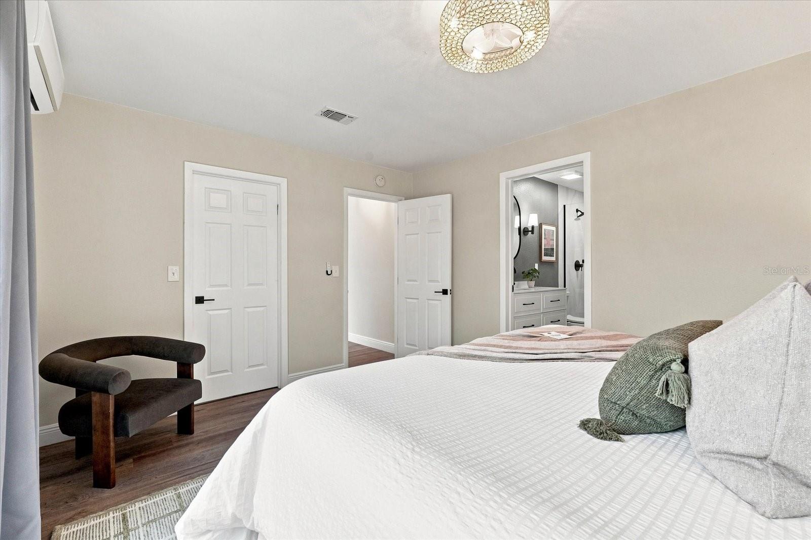 5188 40TH St ST PETERSBURG, FL 33711