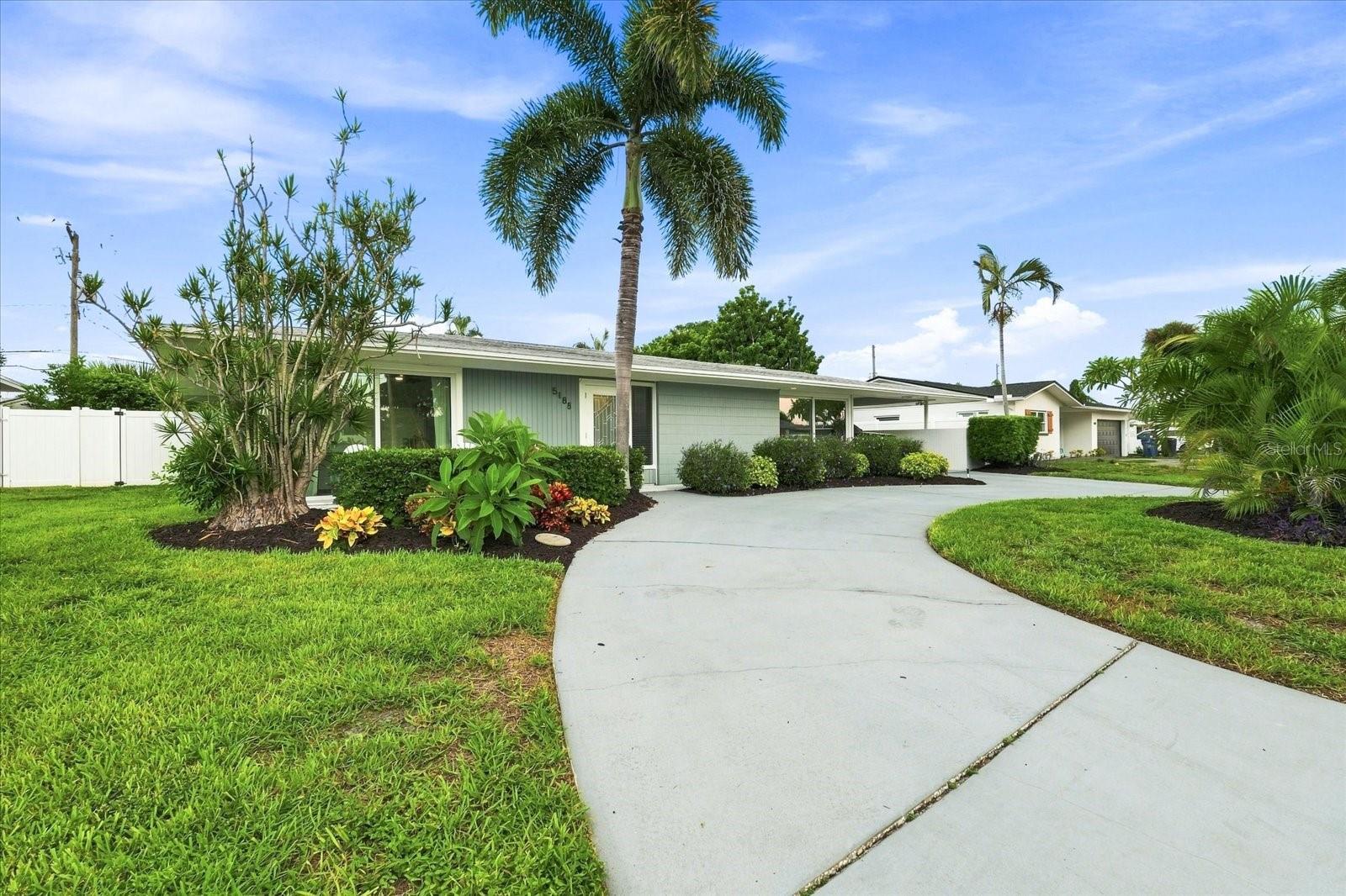 5188 40TH St ST PETERSBURG, FL 33711