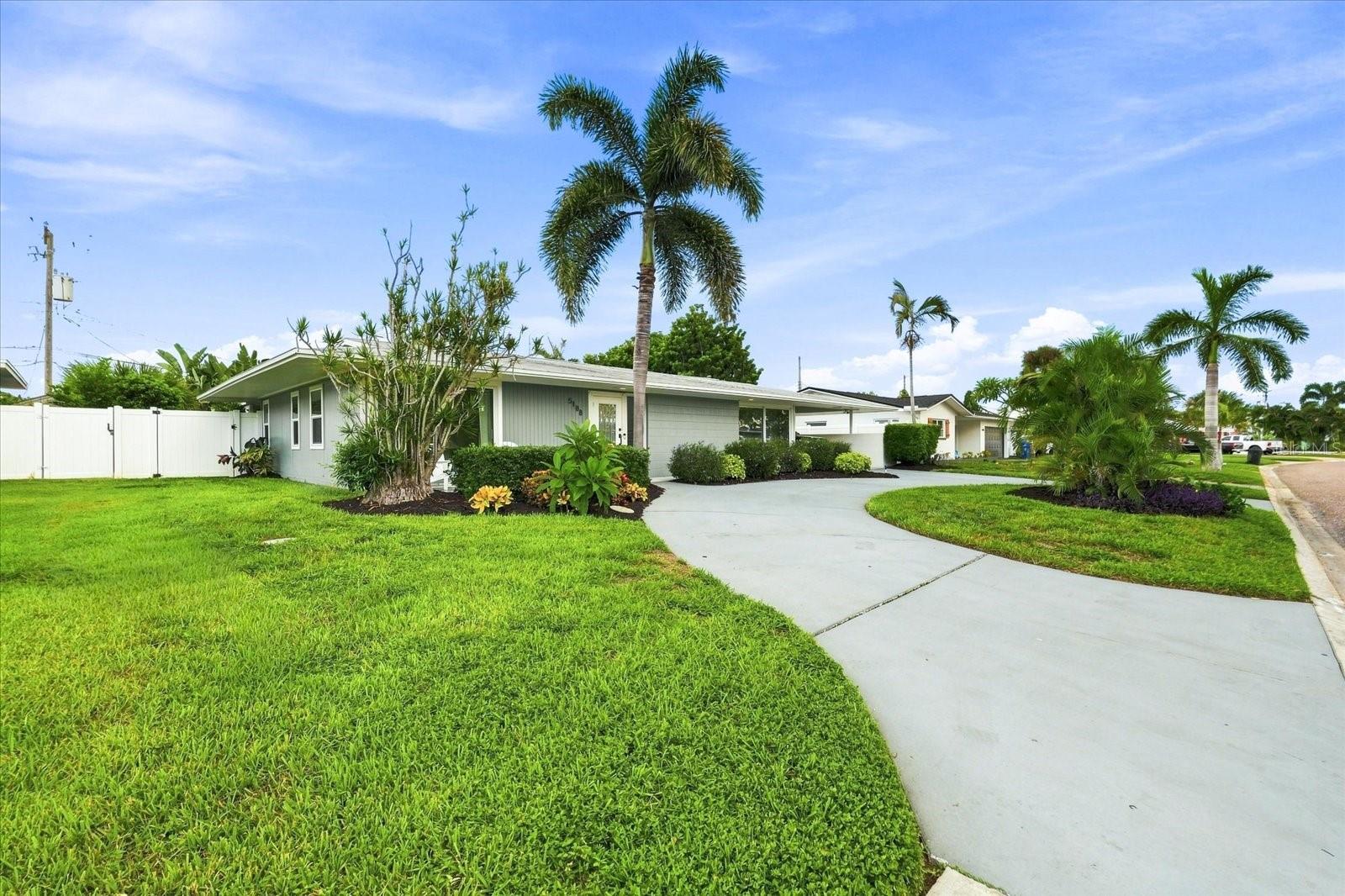 5188 40TH St ST PETERSBURG, FL 33711