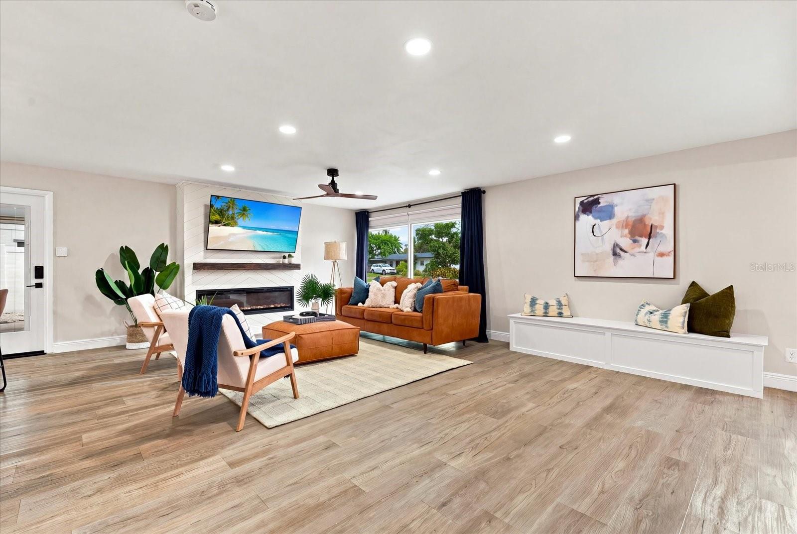 5188 40TH St ST PETERSBURG, FL 33711