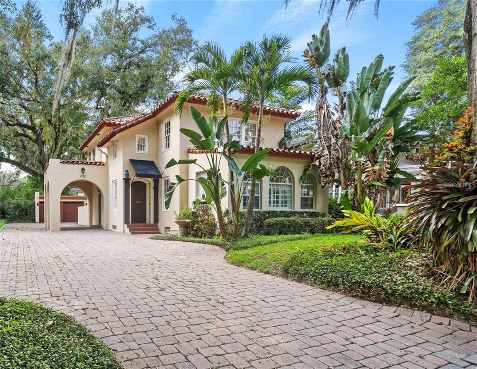 732 EDGEWATER Dr