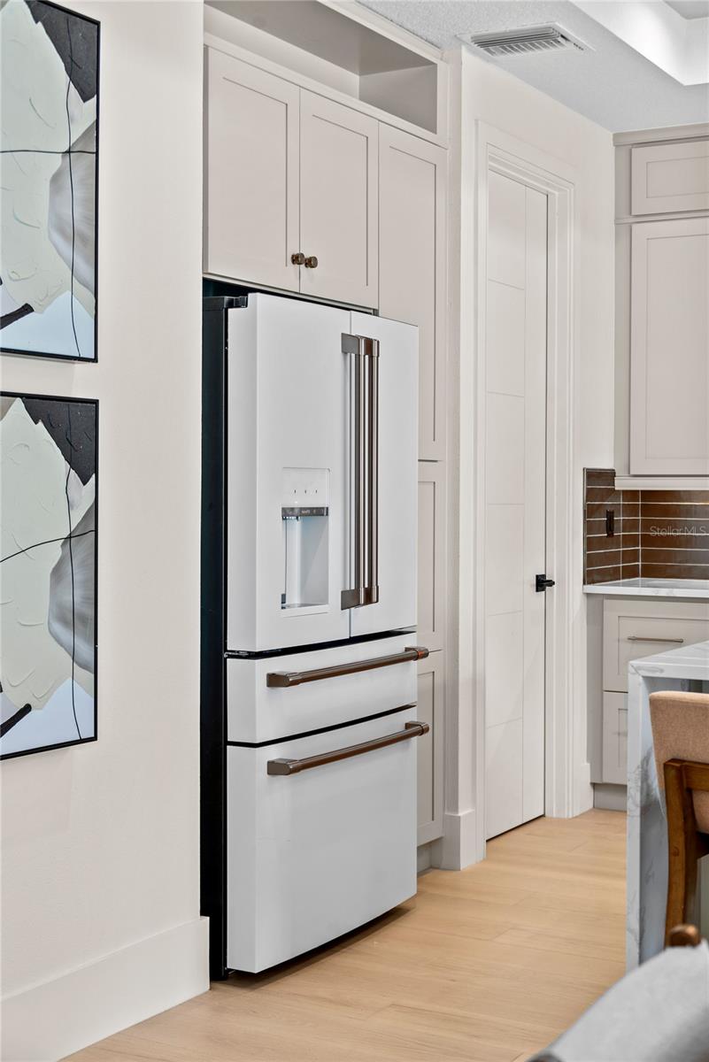 1620 S EOLA Dr ORLANDO, FL 32806