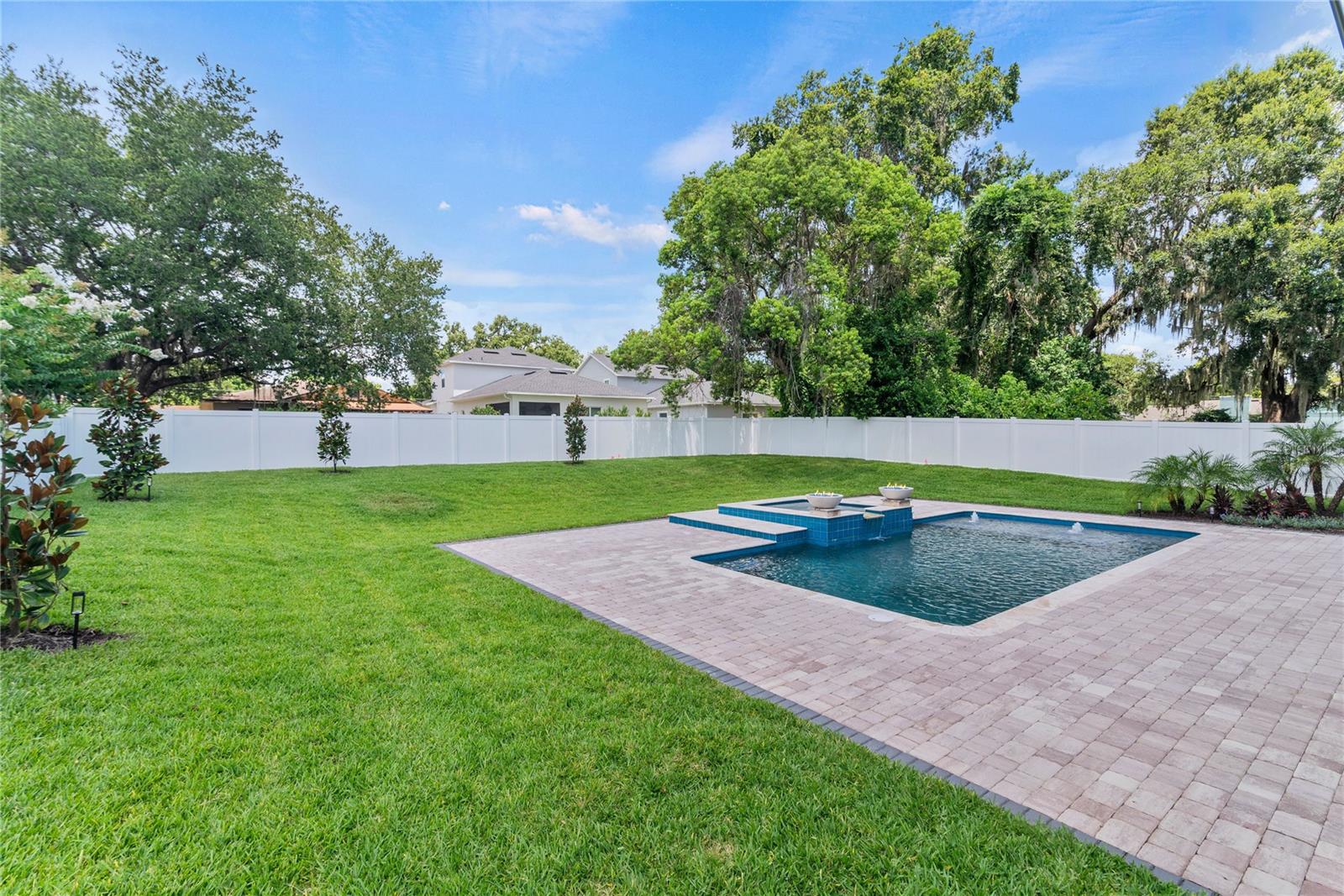 1620 S EOLA Dr ORLANDO, FL 32806