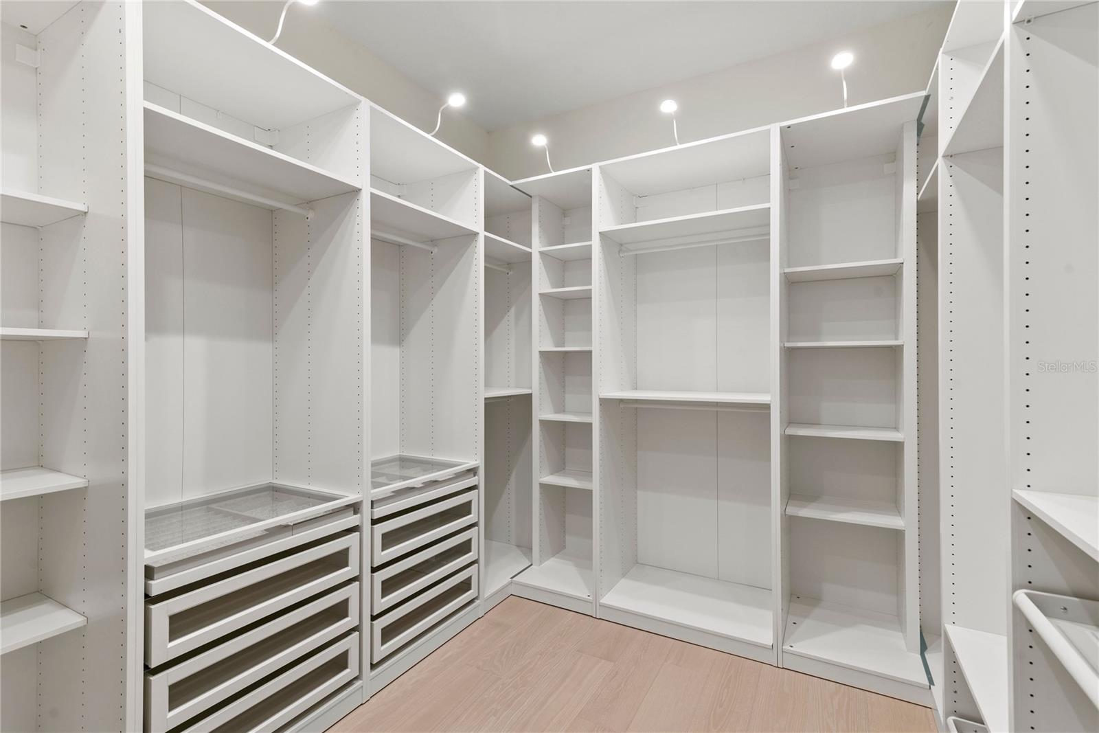 1620 S EOLA Dr ORLANDO, FL 32806