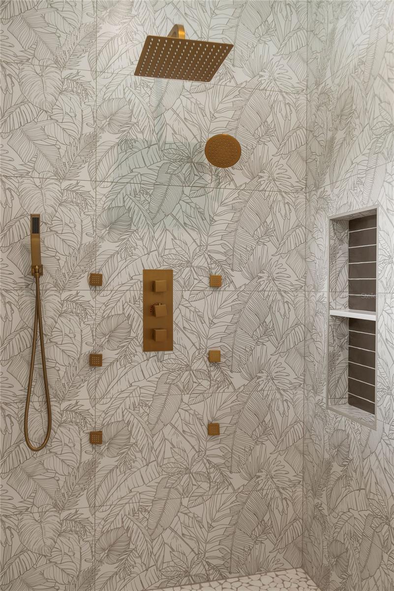 1620 S EOLA Dr ORLANDO, FL 32806