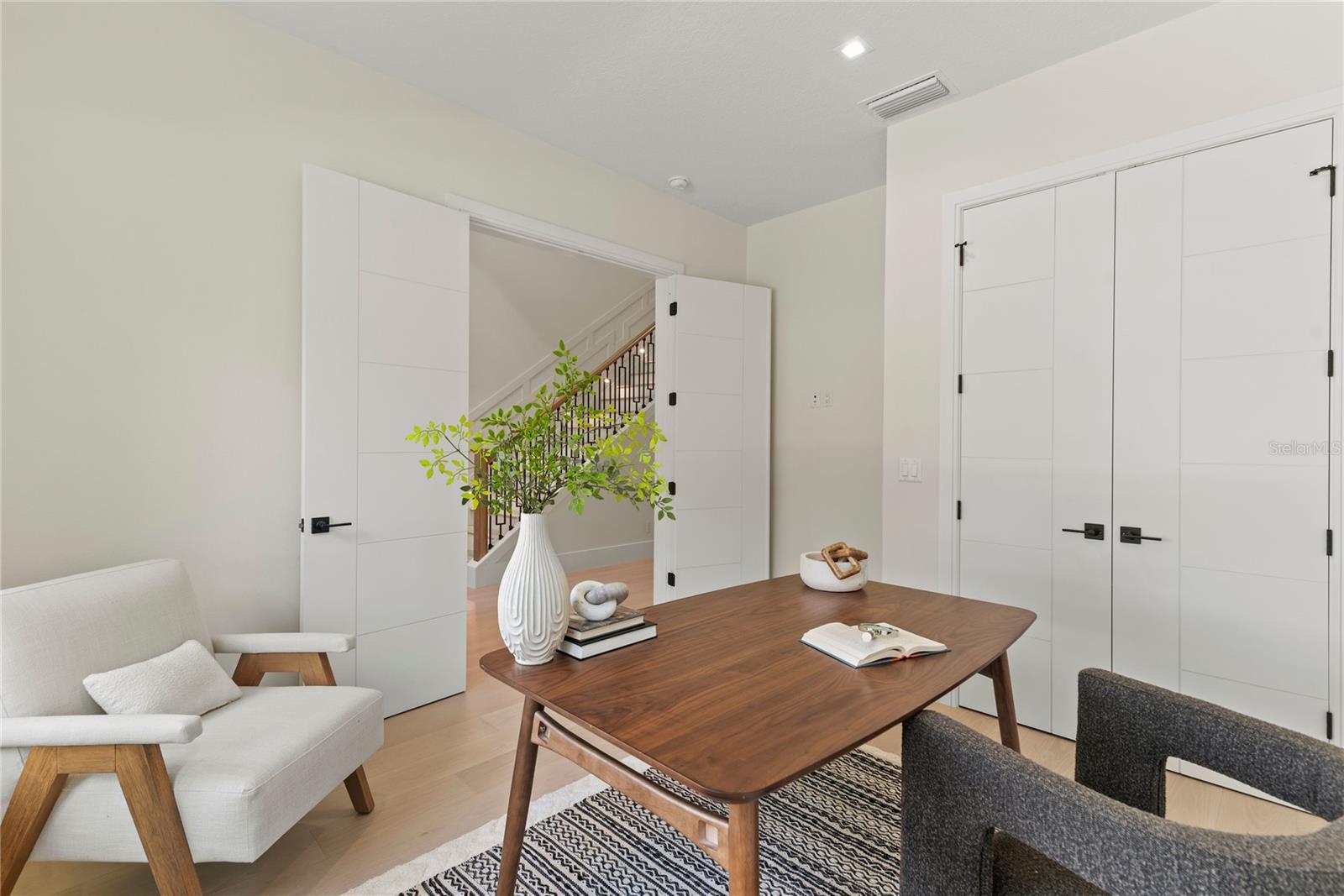 1620 S EOLA Dr ORLANDO, FL 32806