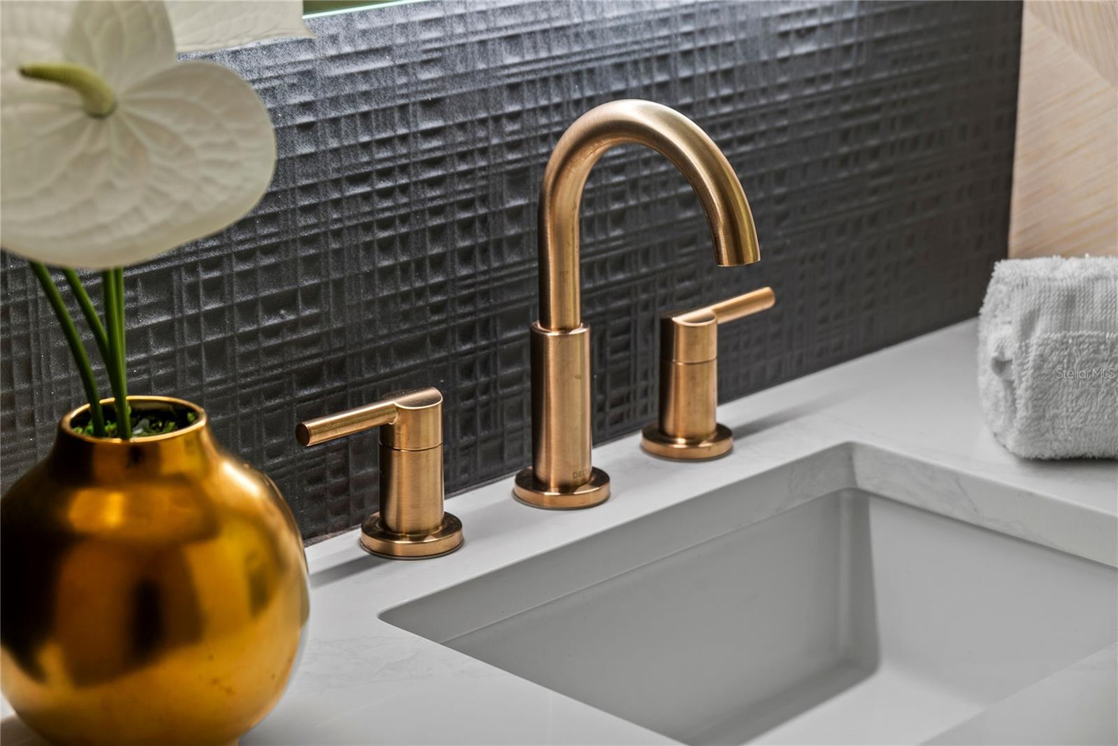 1620 S EOLA Dr ORLANDO, FL 32806