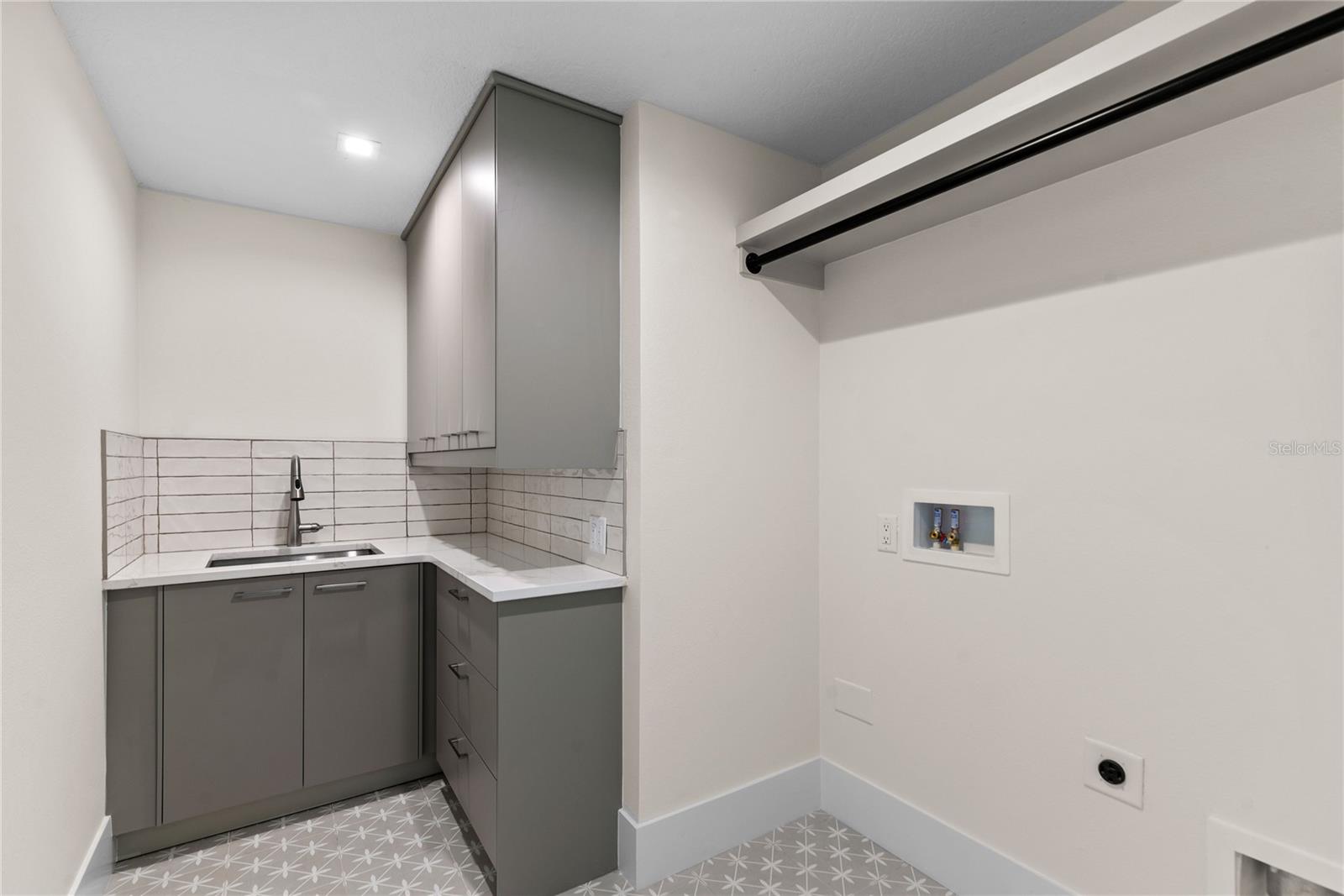 1620 S EOLA Dr ORLANDO, FL 32806