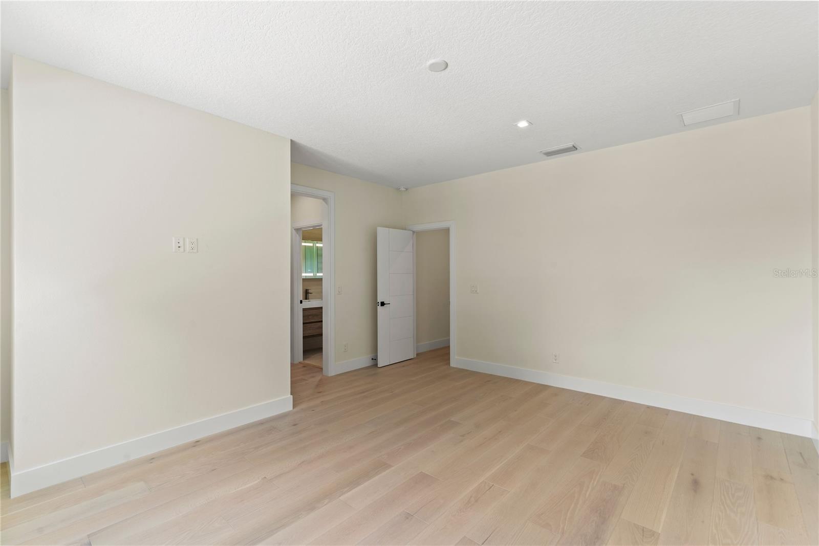 1620 S EOLA Dr ORLANDO, FL 32806