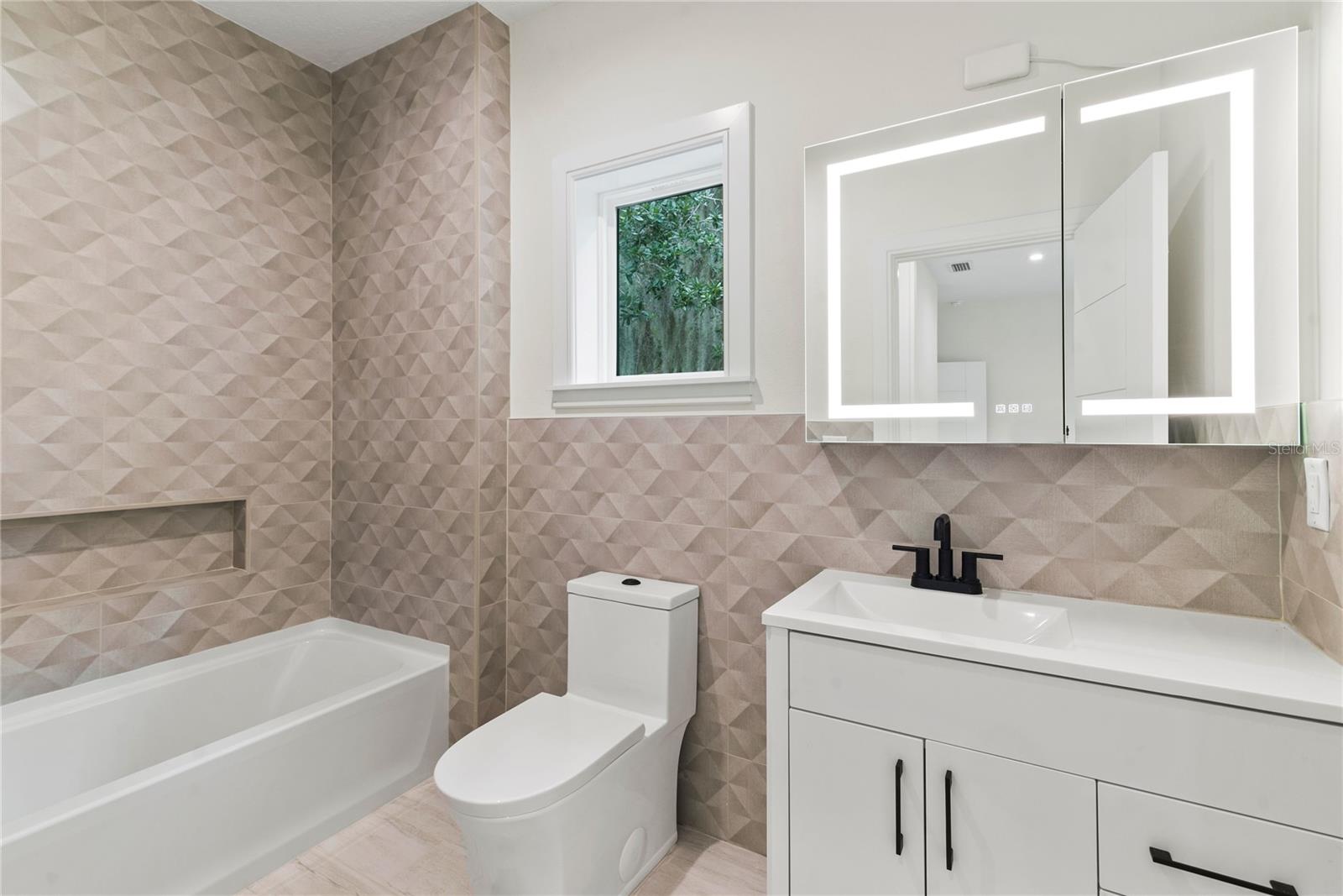 1620 S EOLA Dr ORLANDO, FL 32806