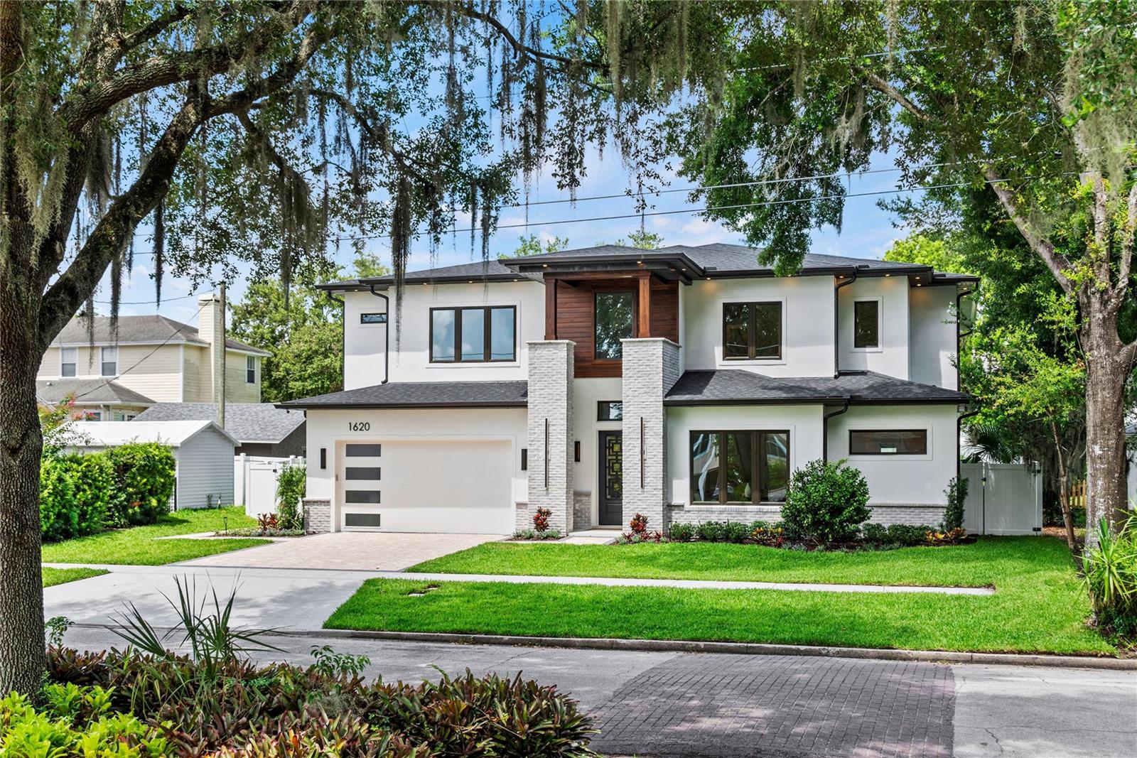 1620 S EOLA Dr ORLANDO, FL 32806