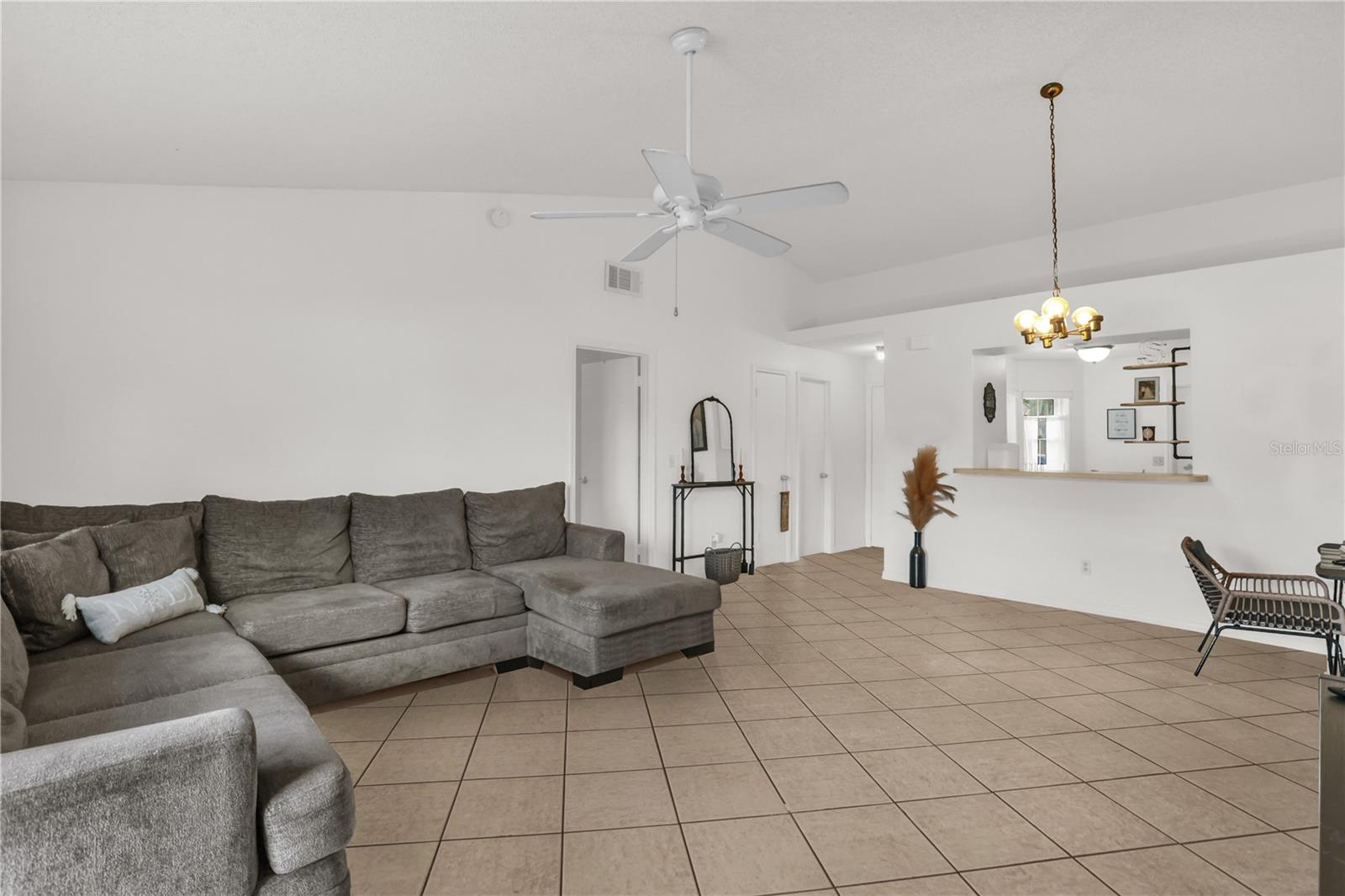 115 CORALWOOD Cir KISSIMMEE, FL 34743