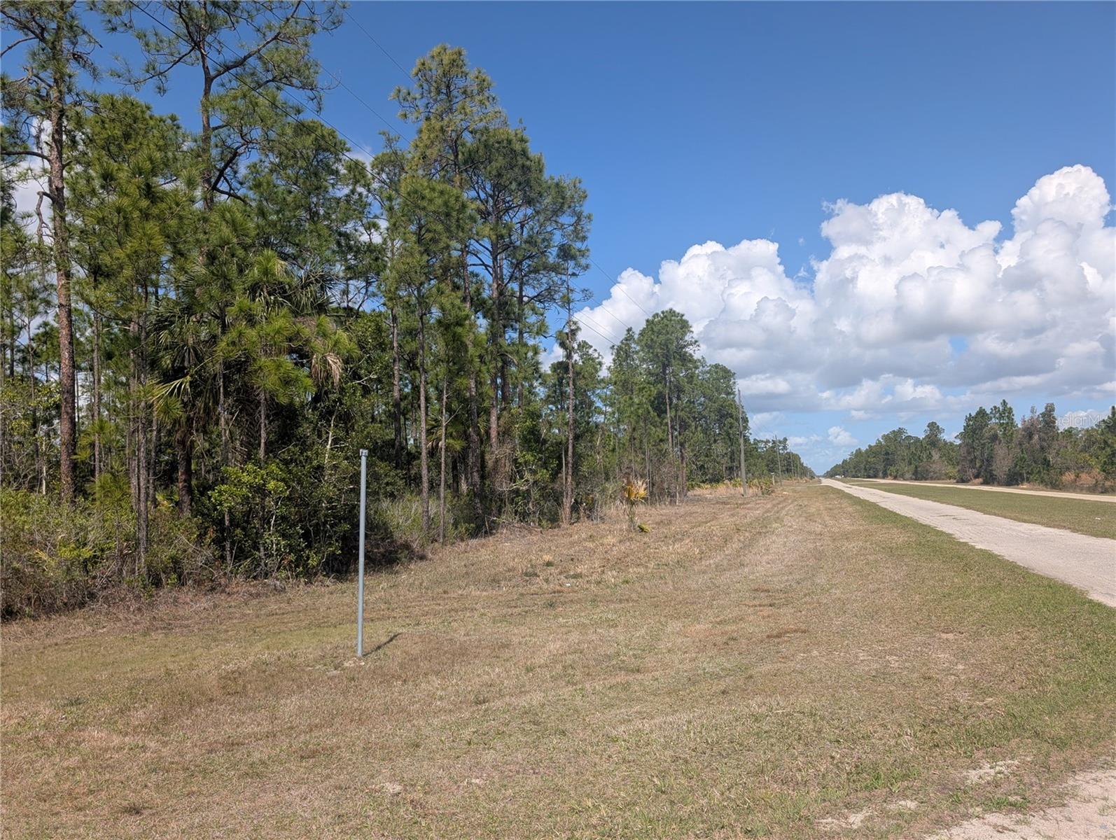 802 ALTHEA Dr INDIAN LAKE ESTATES, FL 33855