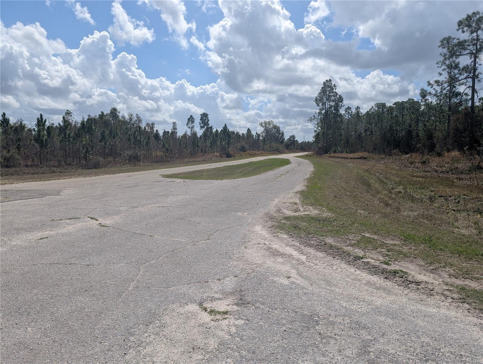 802 ALTHEA Dr INDIAN LAKE ESTATES, FL 33855