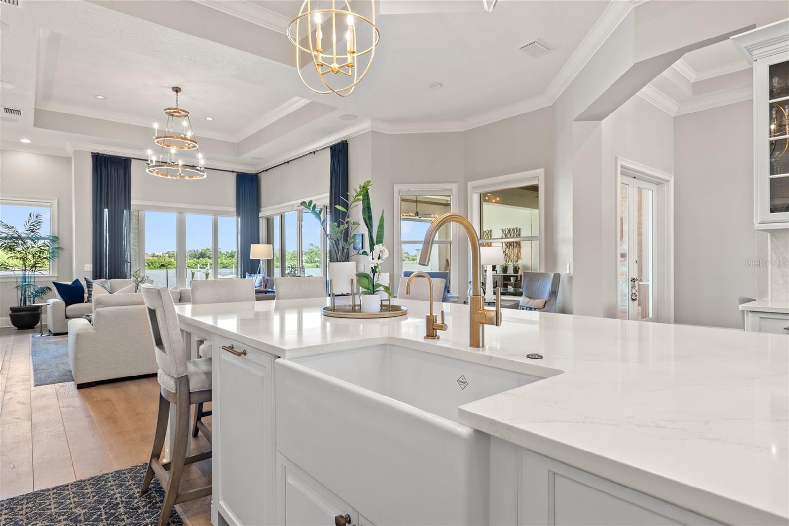 1210 MONTEREY Blvd ST PETERSBURG, FL 33704