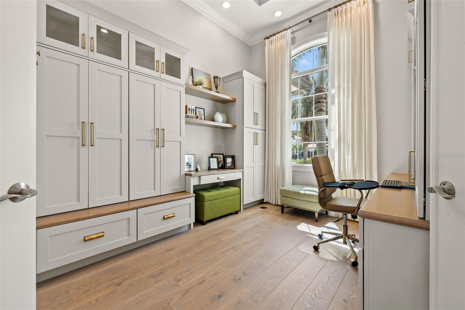 1210 MONTEREY Blvd ST PETERSBURG, FL 33704