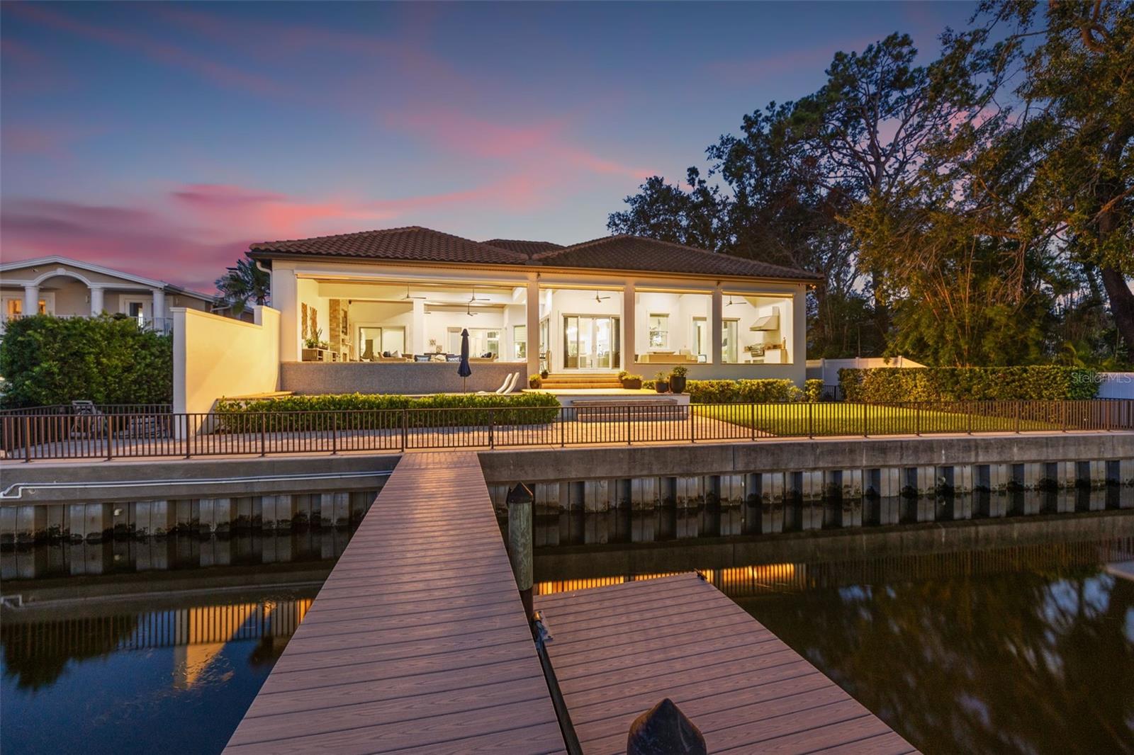 1210 MONTEREY Blvd ST PETERSBURG, FL 33704