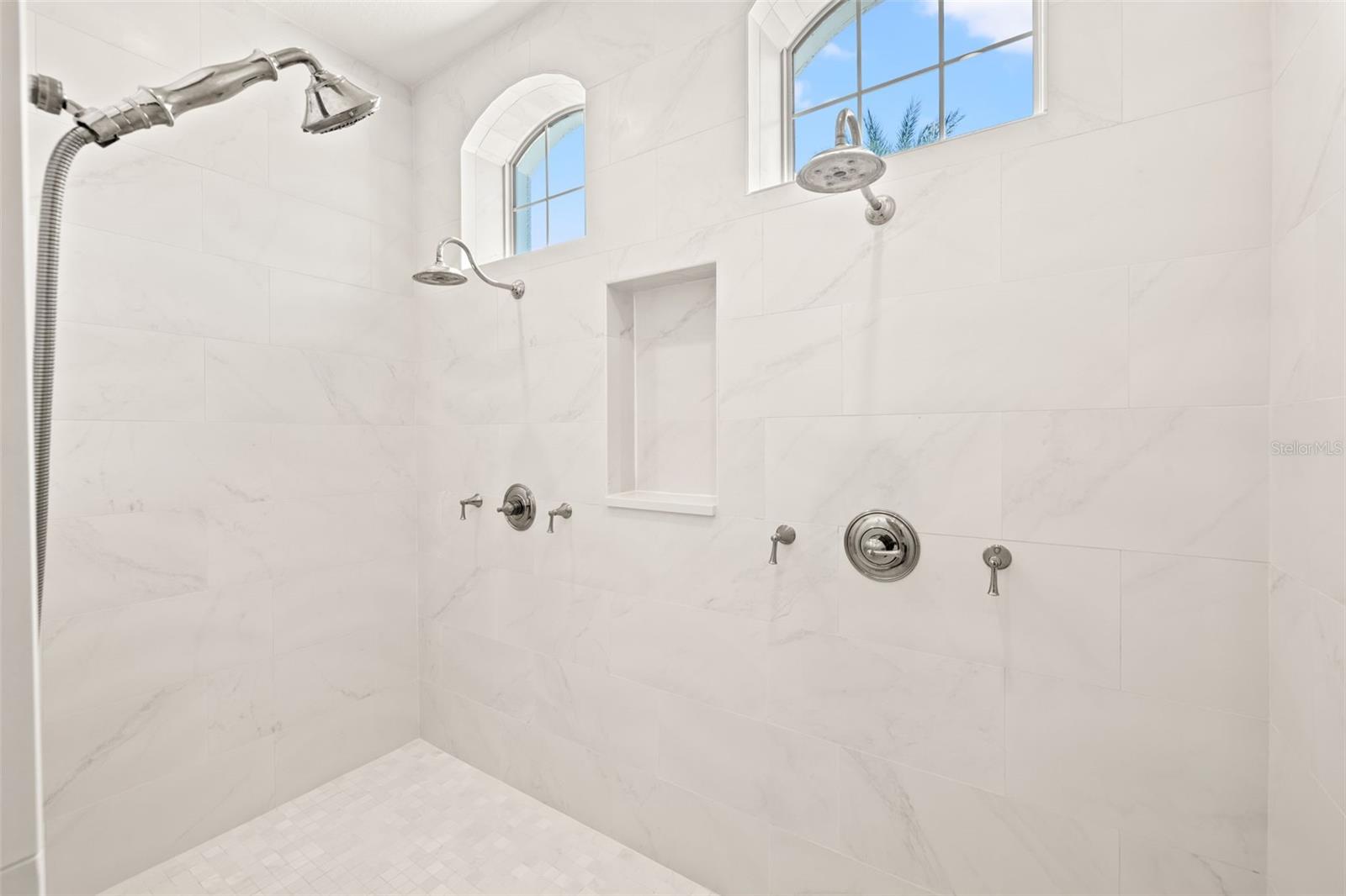 1210 MONTEREY Blvd ST PETERSBURG, FL 33704