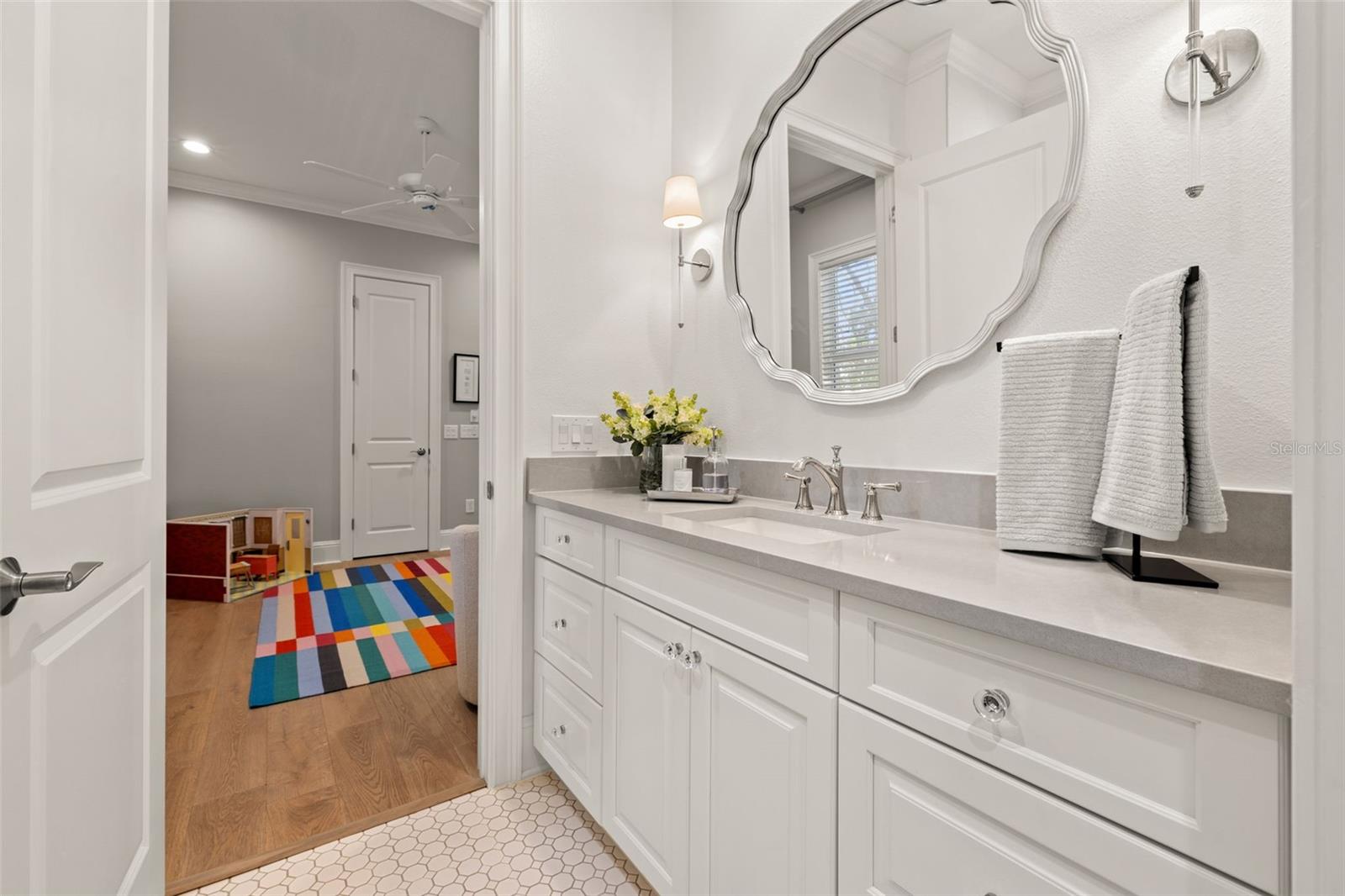 1210 MONTEREY Blvd ST PETERSBURG, FL 33704