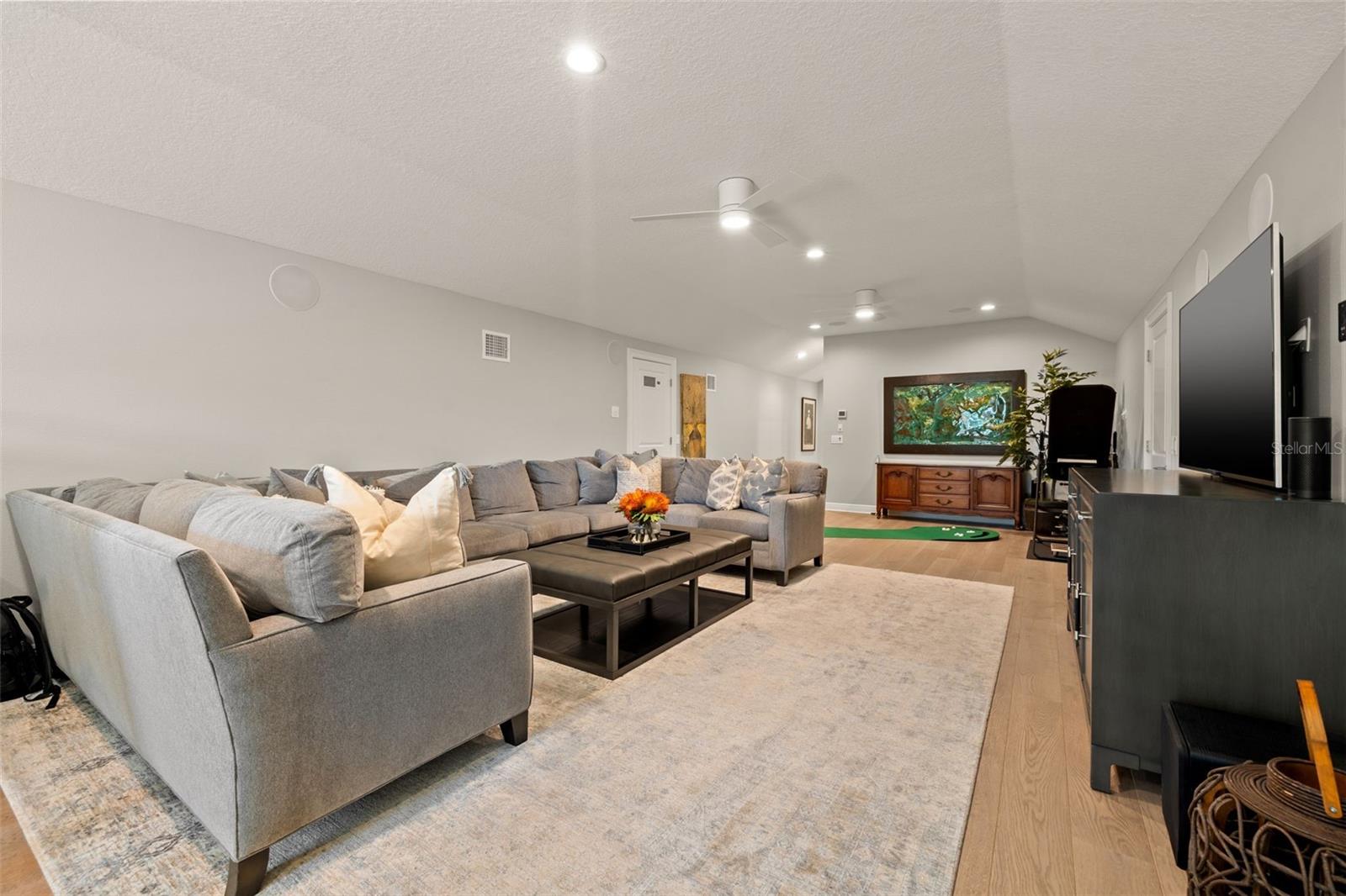 1210 MONTEREY Blvd ST PETERSBURG, FL 33704