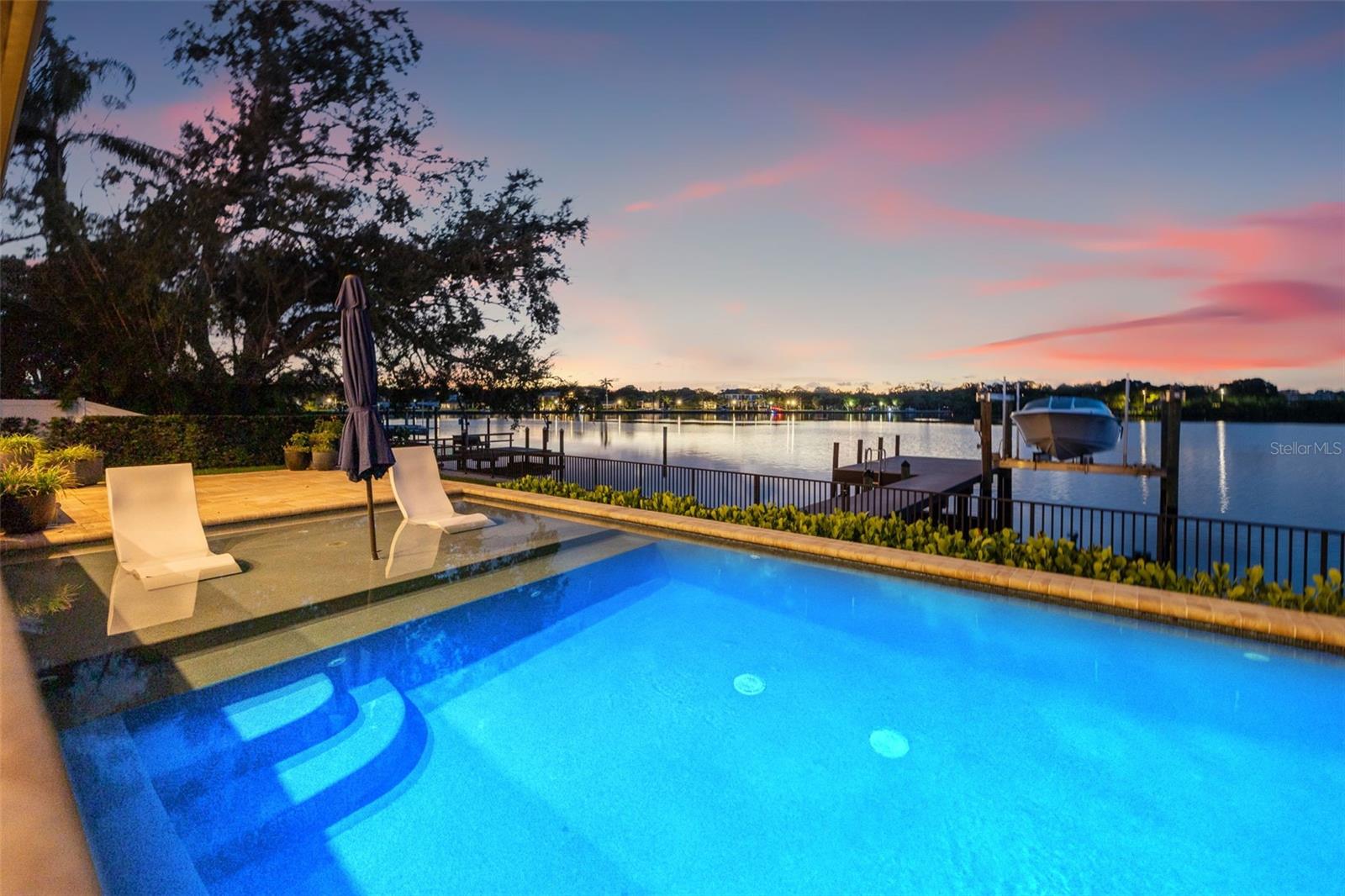 1210 MONTEREY Blvd ST PETERSBURG, FL 33704