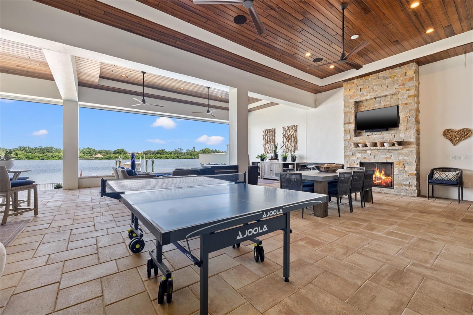 1210 MONTEREY Blvd ST PETERSBURG, FL 33704