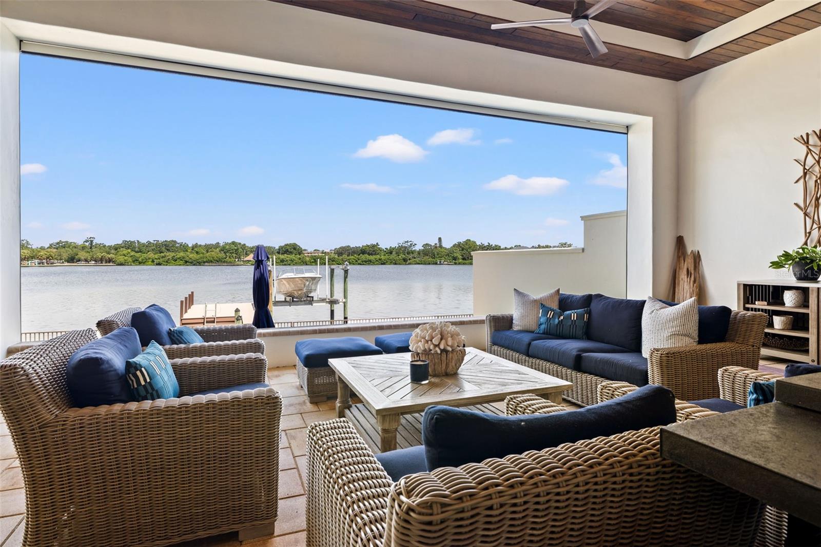 1210 MONTEREY Blvd ST PETERSBURG, FL 33704