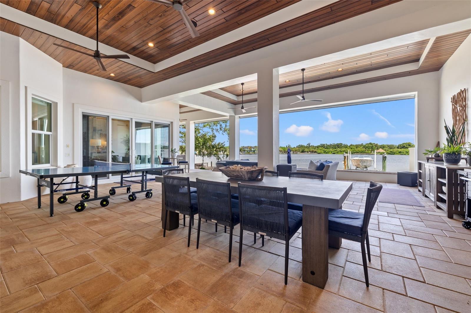 1210 MONTEREY Blvd ST PETERSBURG, FL 33704